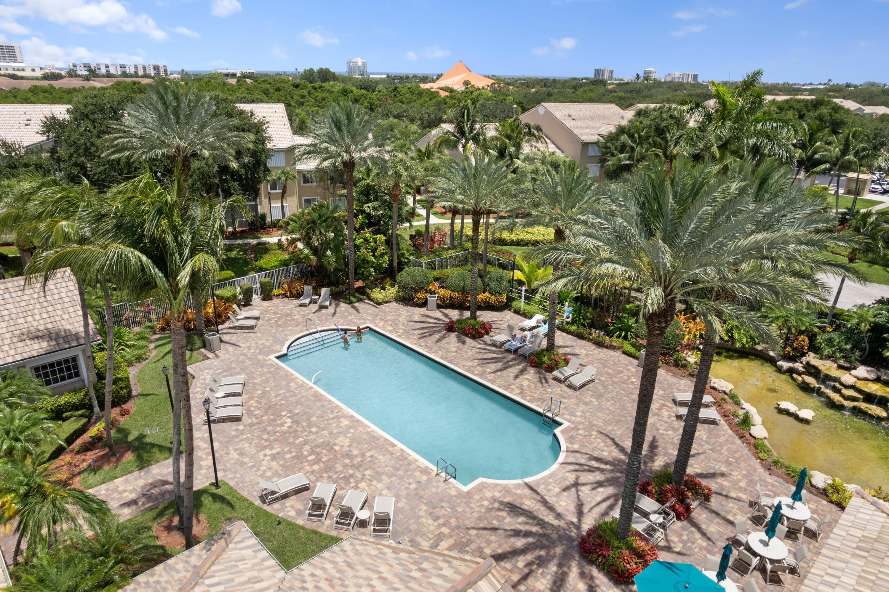 LIGHTHOUSE COVE AT TEQUESTA CONDO - Residential
