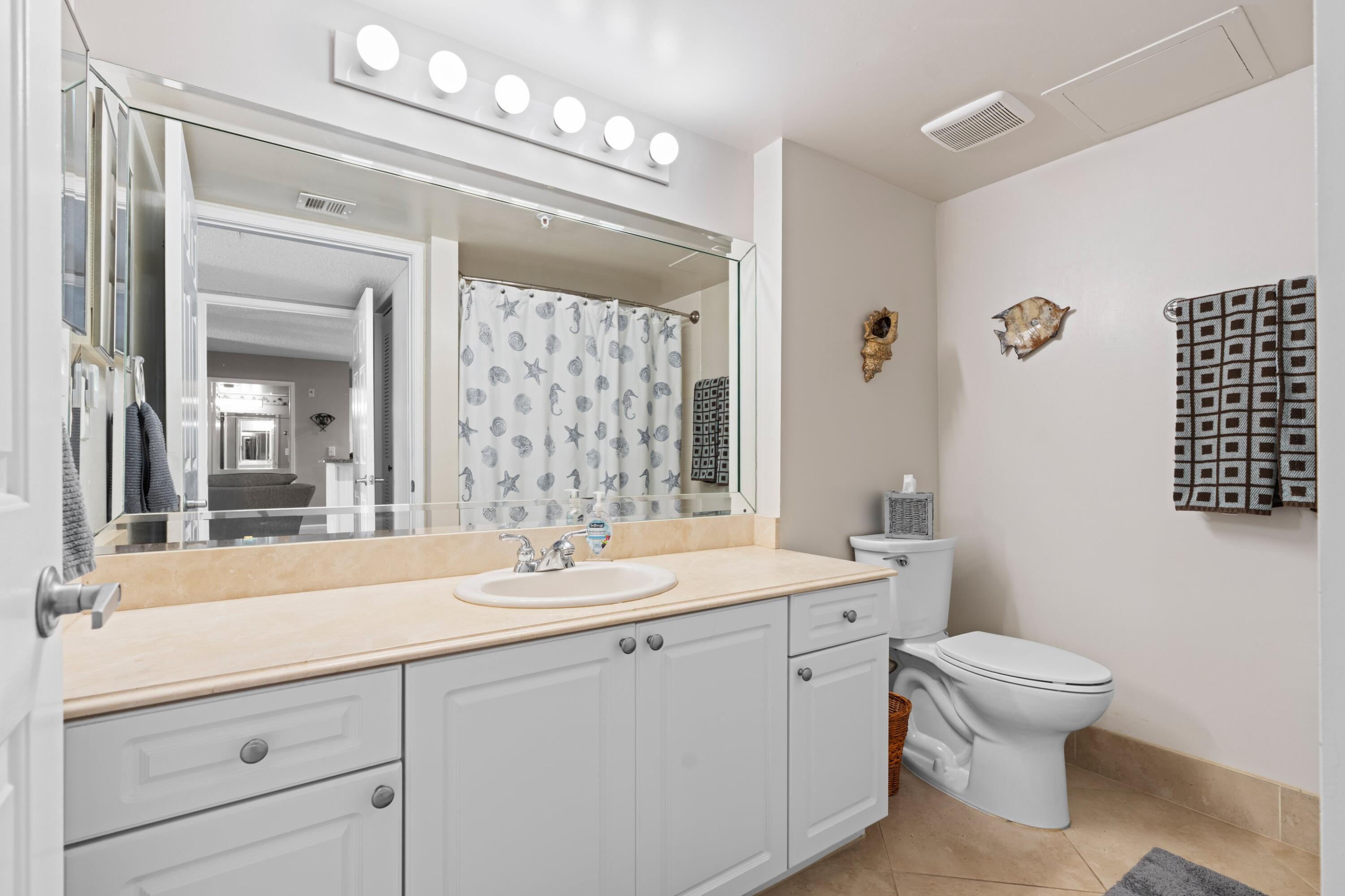 LIGHTHOUSE COVE AT TEQUESTA CONDO - Residential