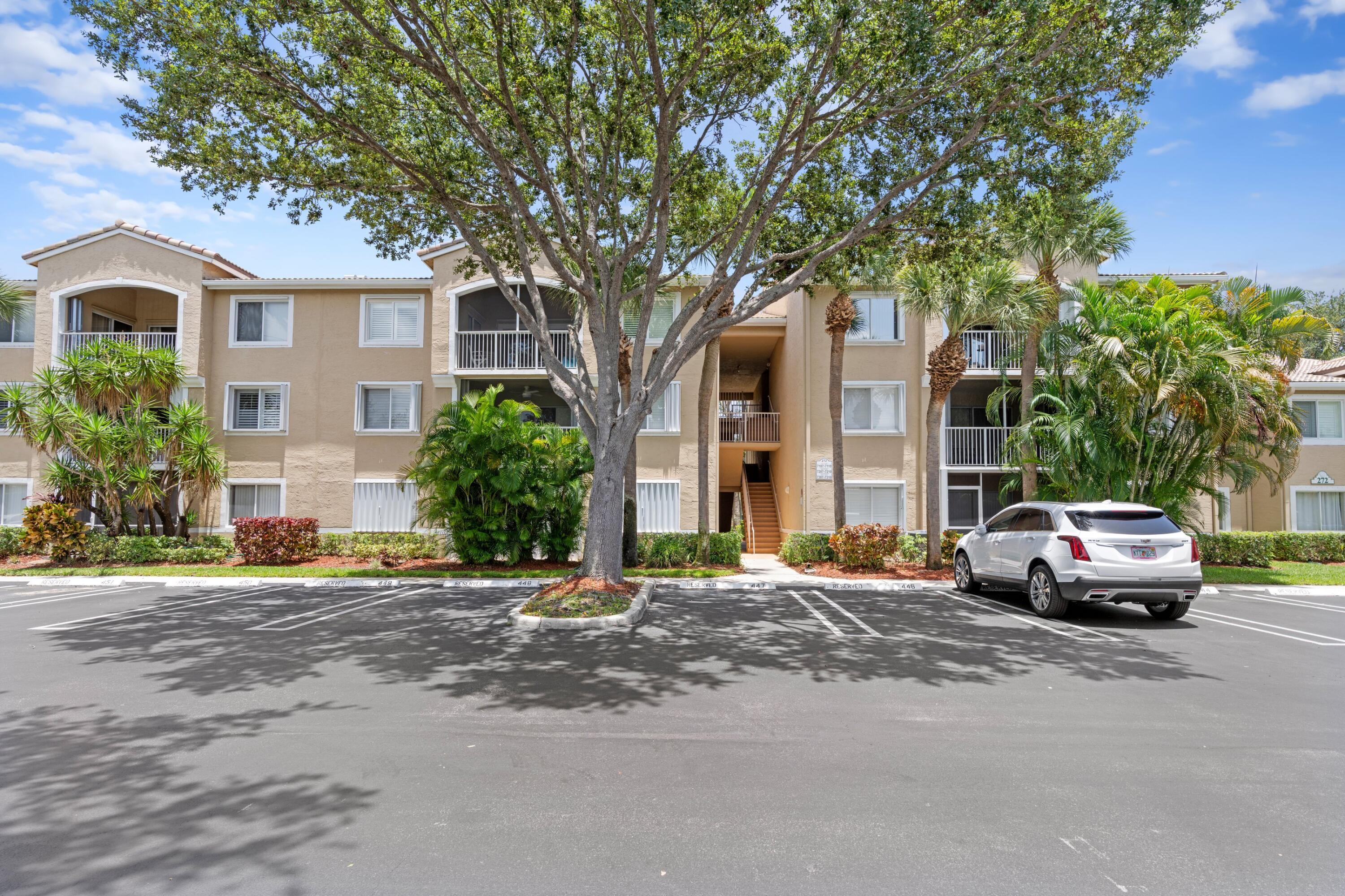 LIGHTHOUSE COVE AT TEQUESTA CONDO - Residential