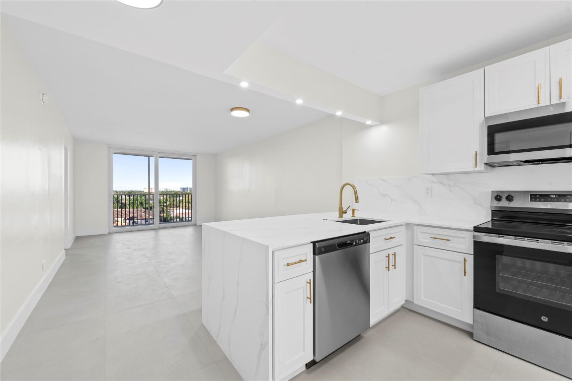 Delphi Towers - Residential Lease