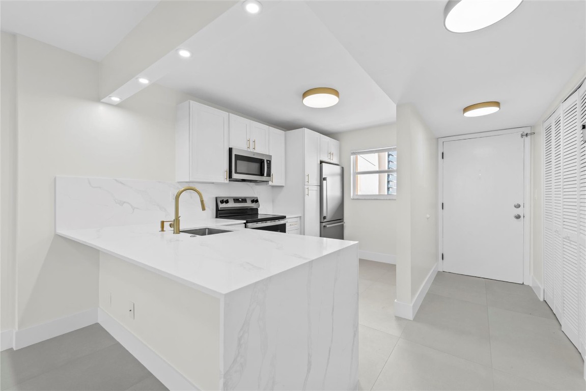 Delphi Towers - Residential Lease