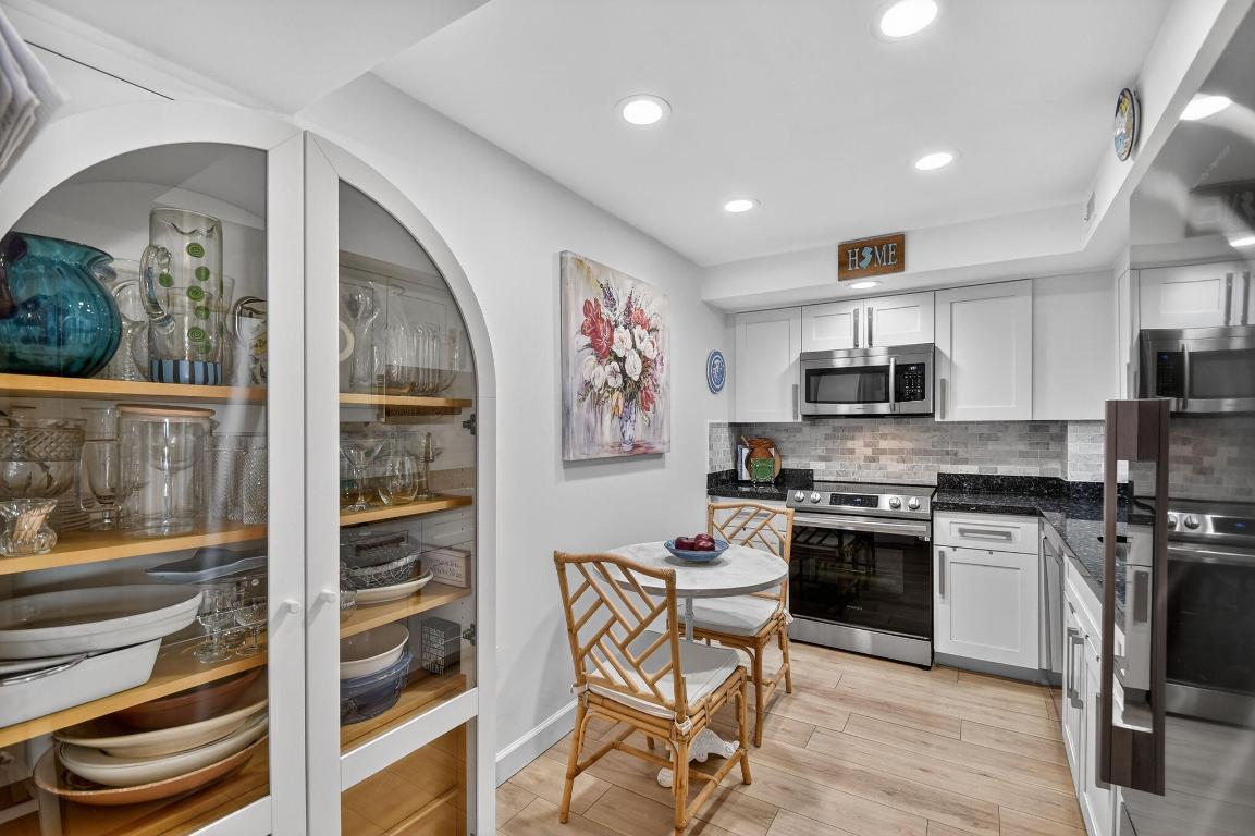 PATRICIAN OF PALM BEACH CONDO - Residential