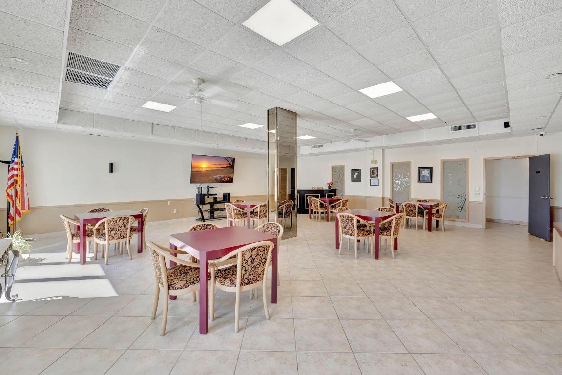 PATRICIAN OF PALM BEACH CONDO - Residential