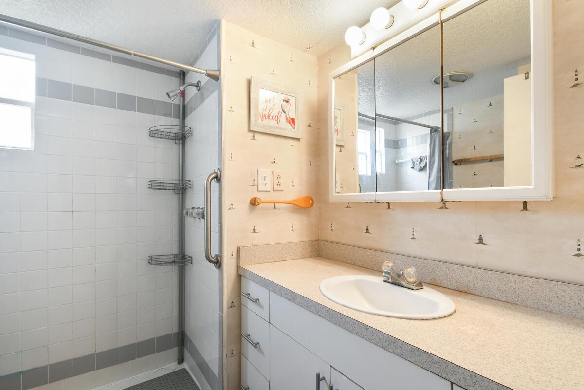 HIDDEN HARBOUR CONDO - Residential