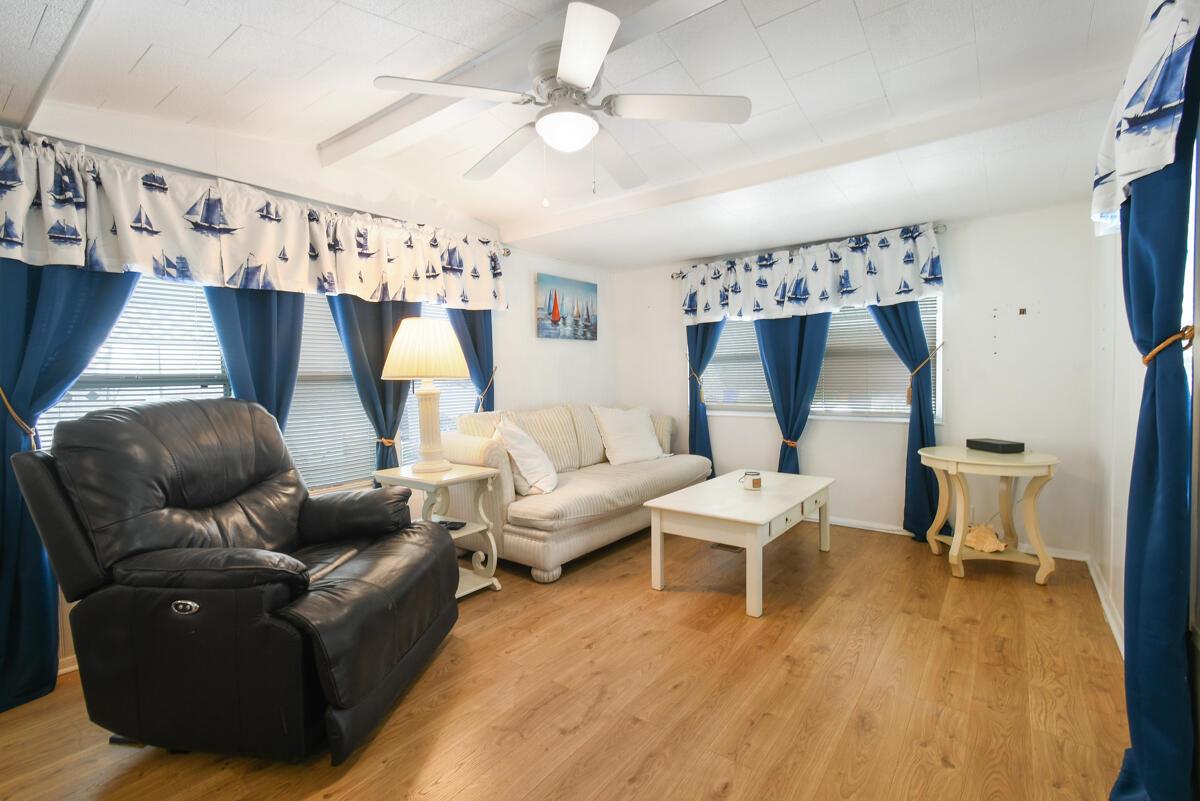 HIDDEN HARBOUR CONDO - Residential