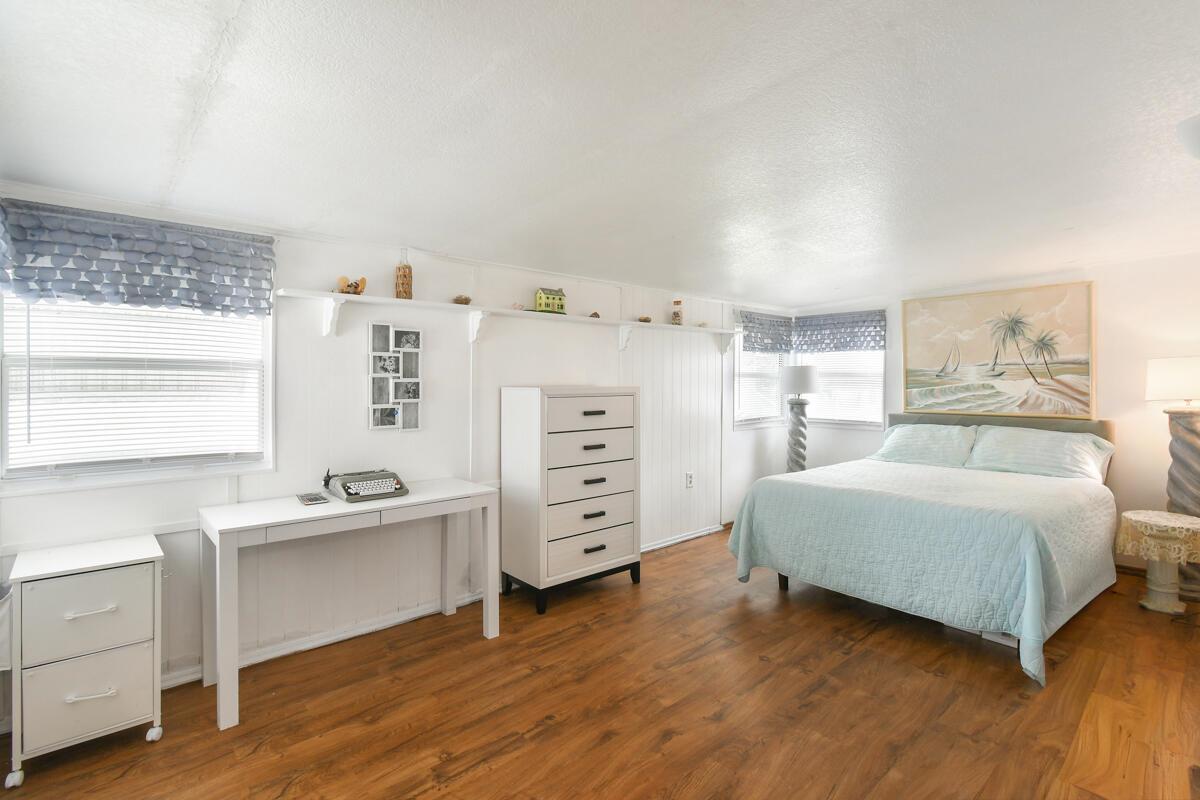 HIDDEN HARBOUR CONDO - Residential