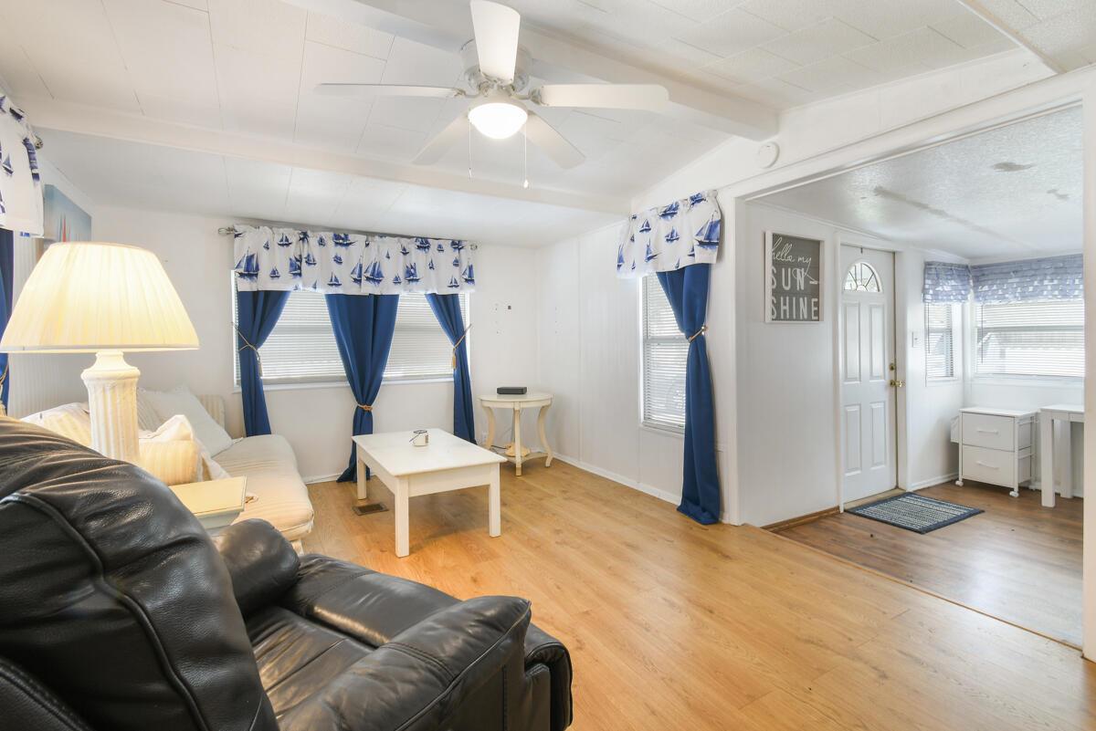 HIDDEN HARBOUR CONDO - Residential