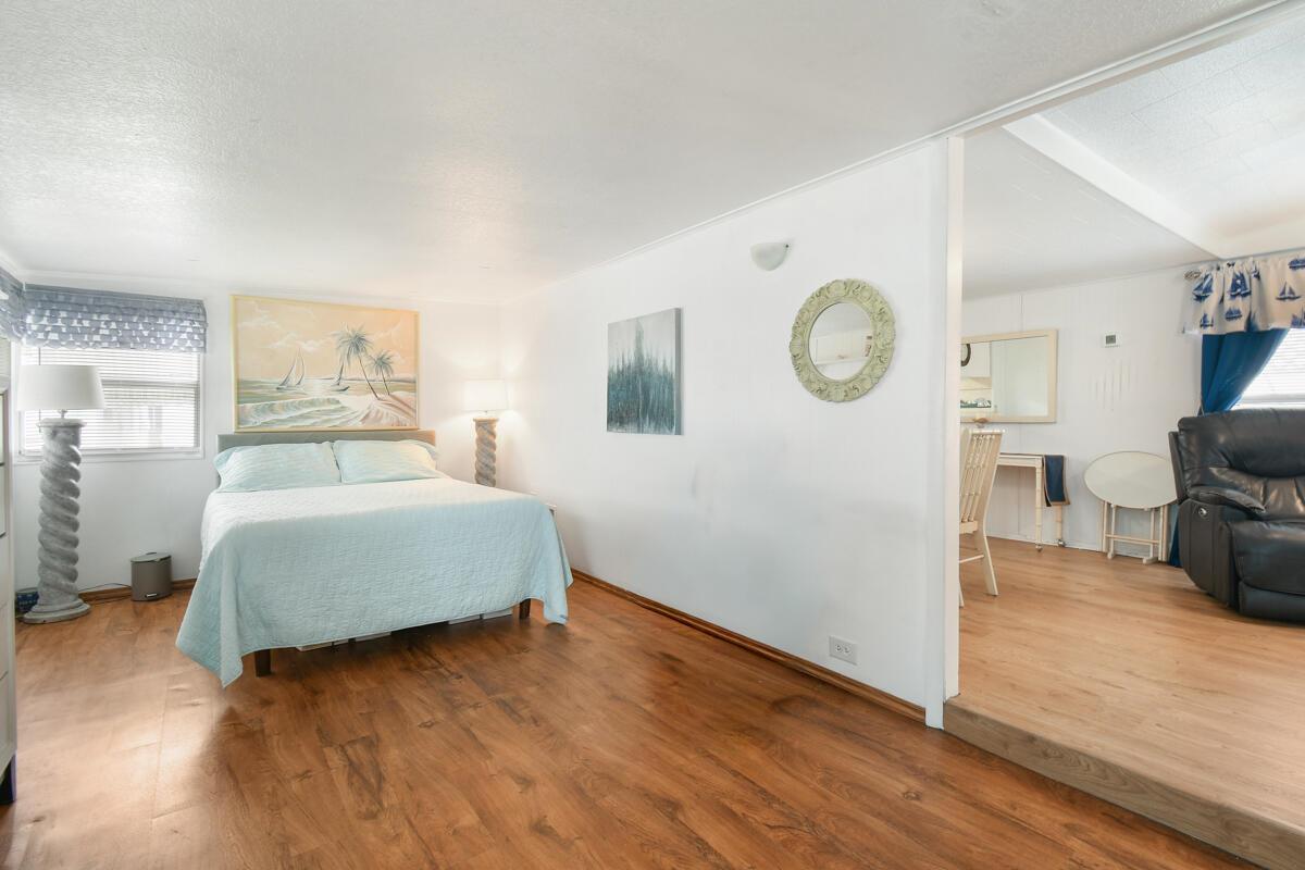 HIDDEN HARBOUR CONDO - Residential