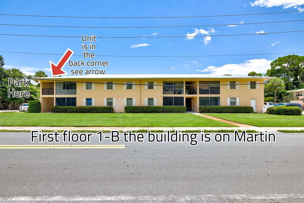 Photo of 333 SE Martin Avenue #1-B, Stuart, FL 34996 (MLS # R10933939)