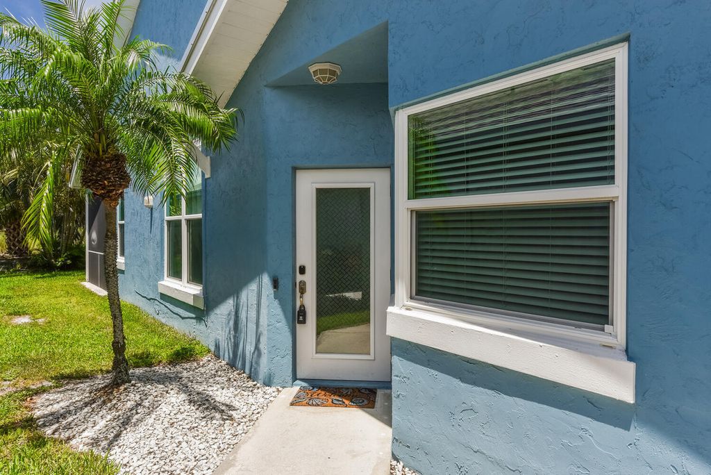 Photo of 10624 SE Rosemarie Court, Hobe Sound, FL 33455 (MLS # R11009410)