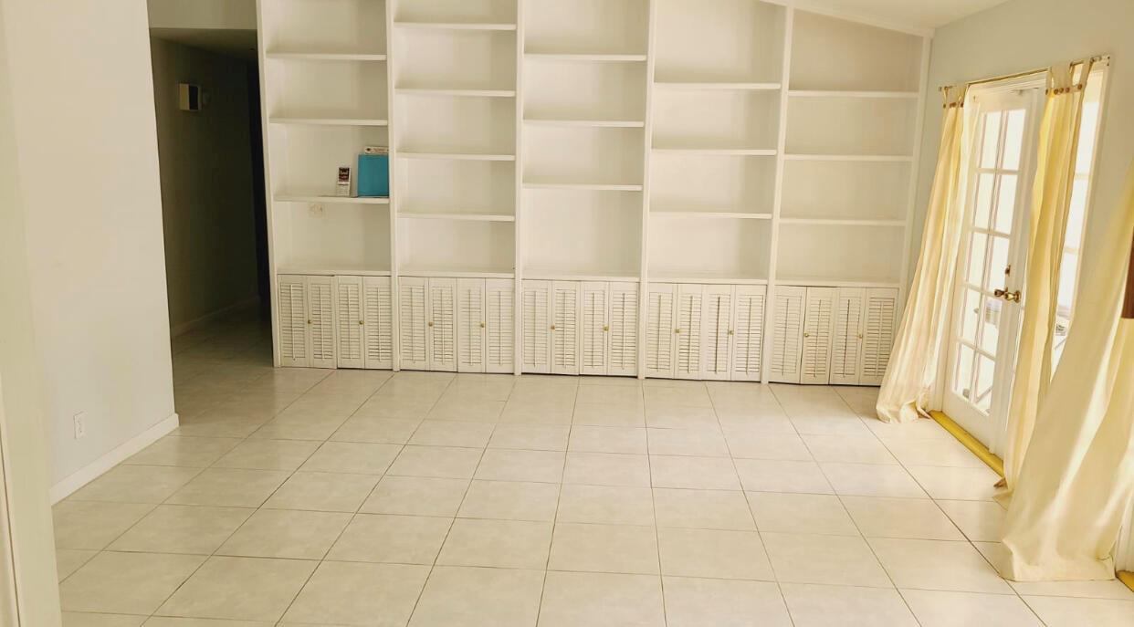 PINEWOOD GROVE OF WELLING - Residential Lease