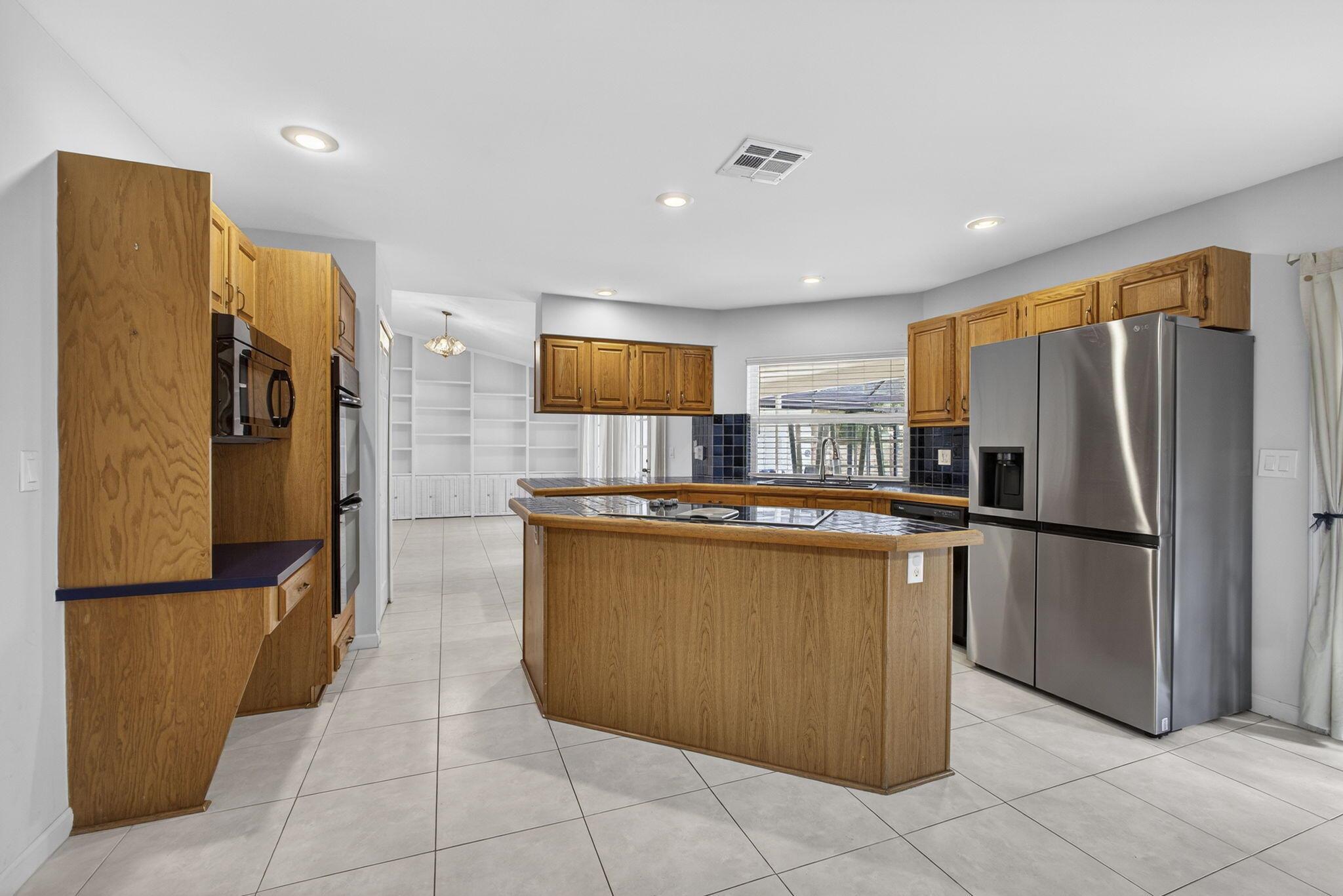 PINEWOOD GROVE OF WELLING - Residential Lease