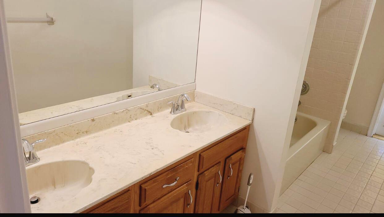 PINEWOOD GROVE OF WELLING - Residential Lease