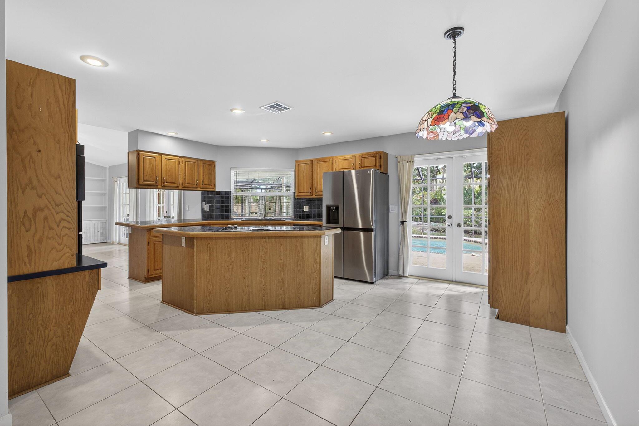 PINEWOOD GROVE OF WELLING - Residential Lease