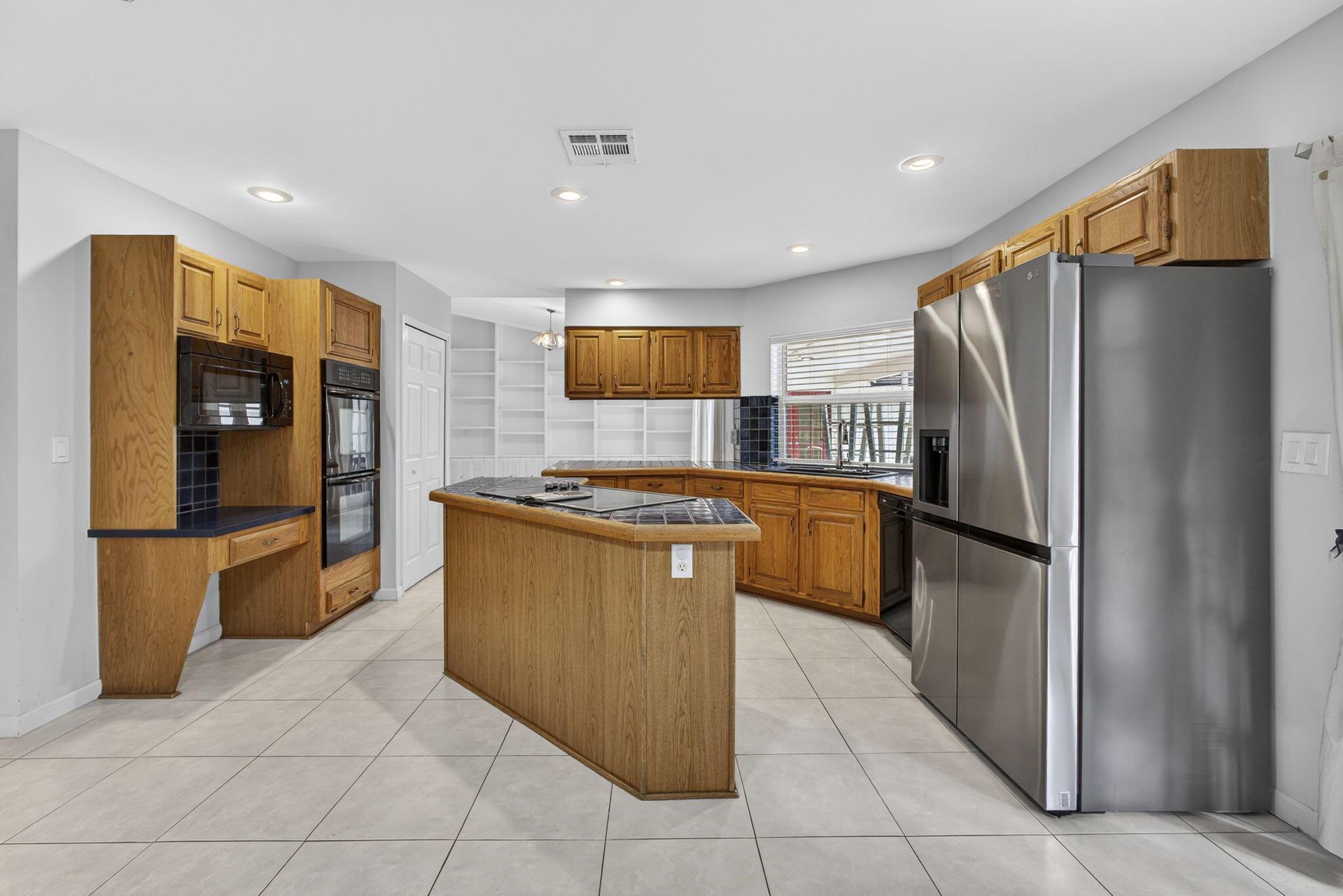 PINEWOOD GROVE OF WELLING - Residential Lease