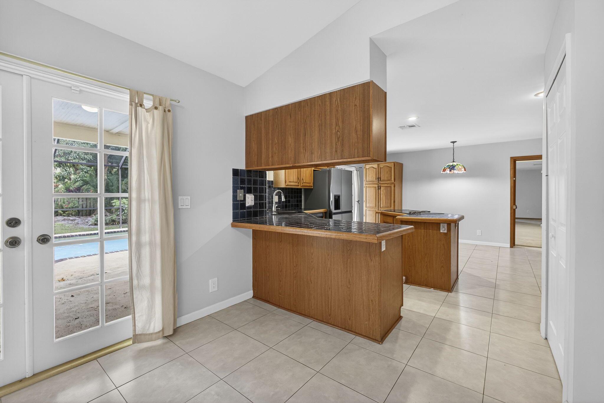 PINEWOOD GROVE OF WELLING - Residential Lease