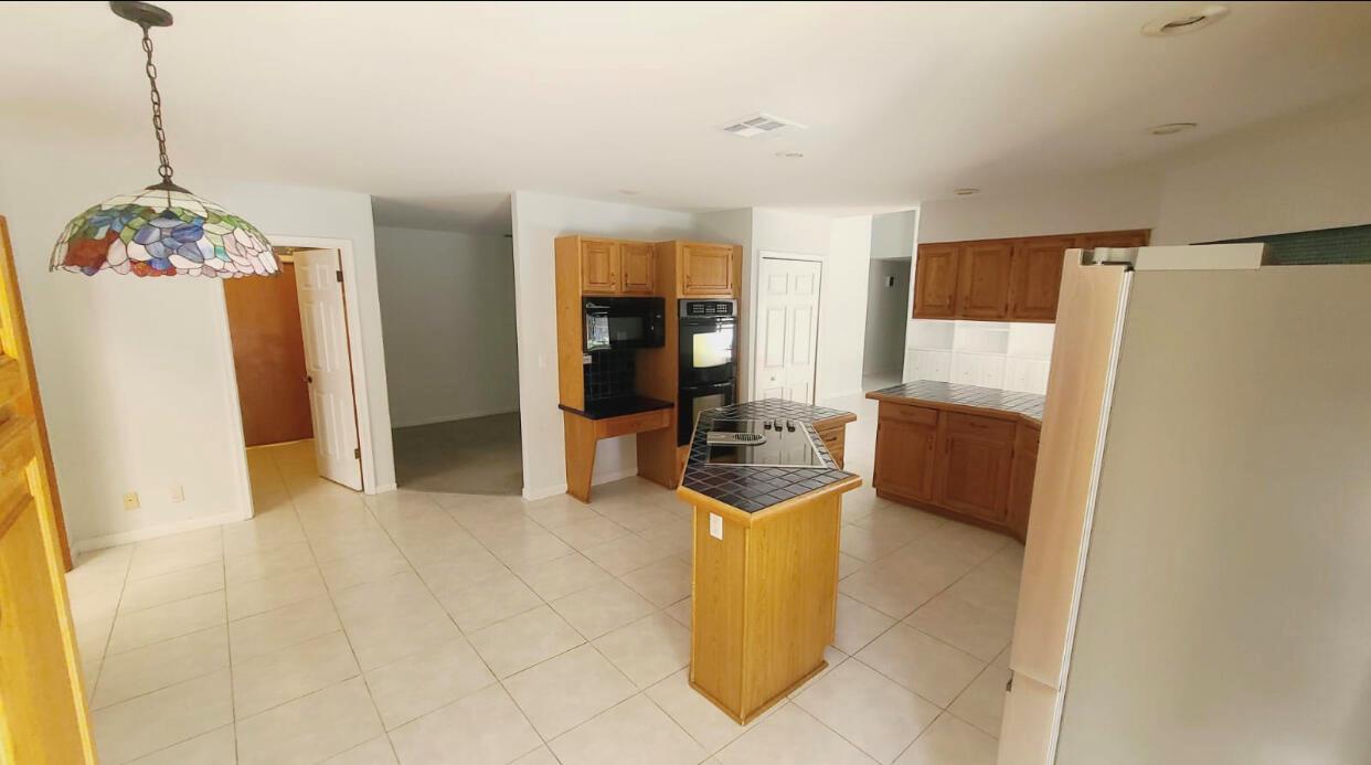 PINEWOOD GROVE OF WELLING - Residential Lease