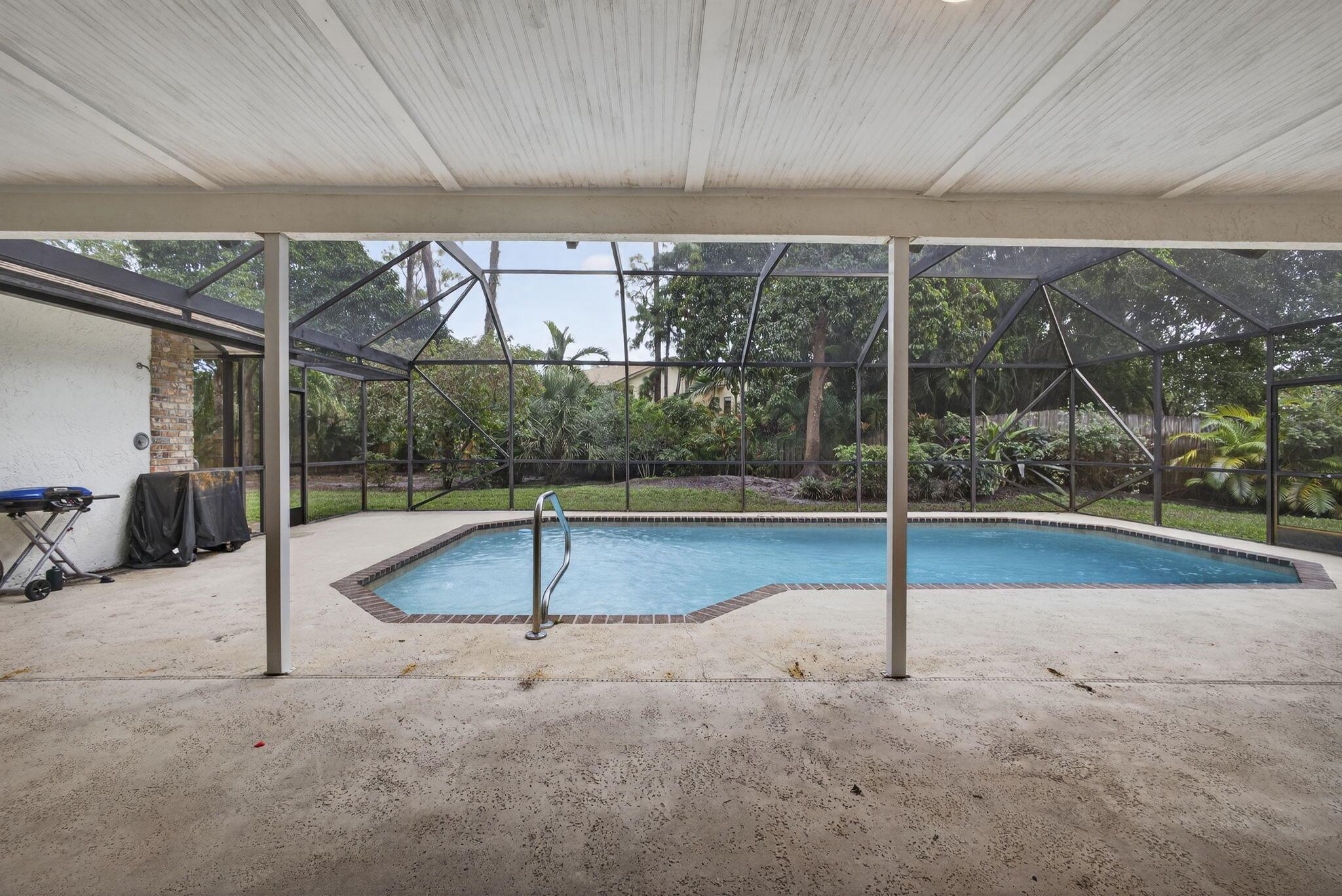 PINEWOOD GROVE OF WELLING - Residential Lease