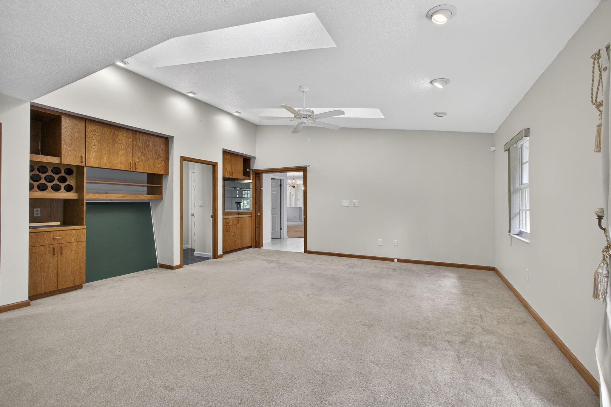 PINEWOOD GROVE OF WELLING - Residential Lease