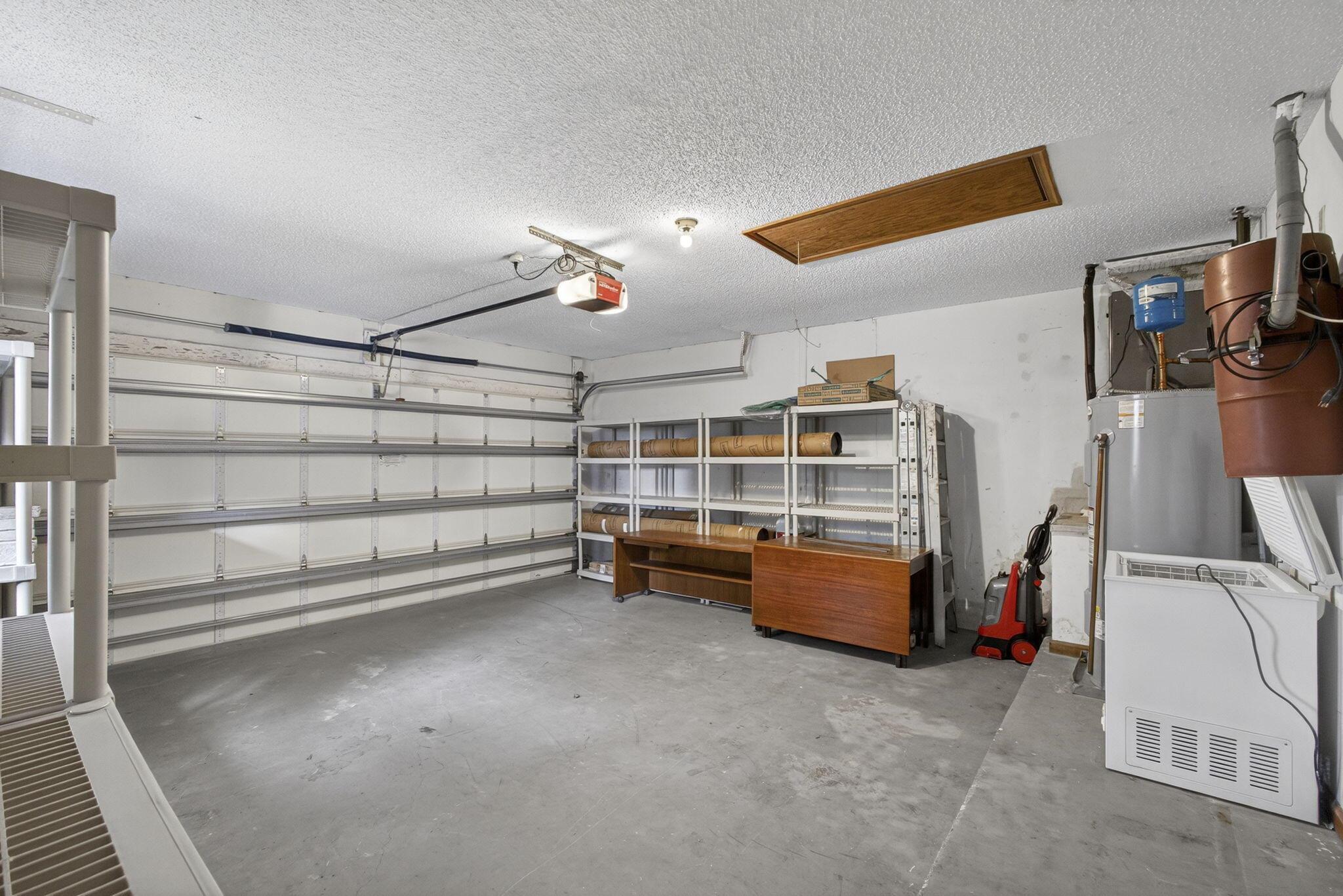 PINEWOOD GROVE OF WELLING - Residential Lease