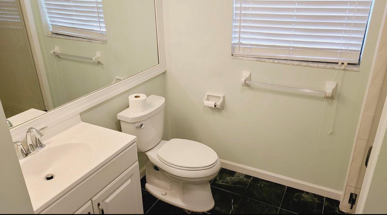 PINEWOOD GROVE OF WELLING - Residential Lease