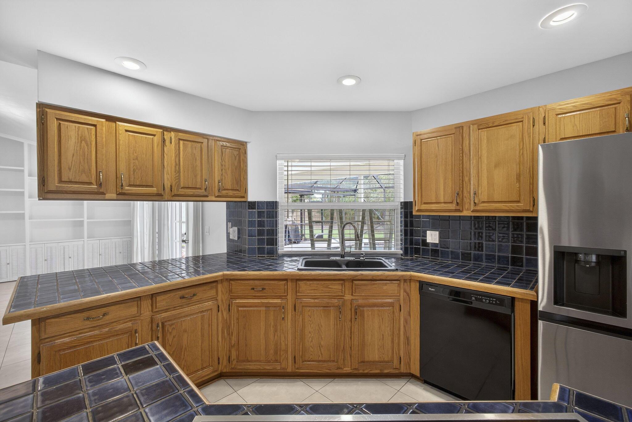 PINEWOOD GROVE OF WELLING - Residential Lease