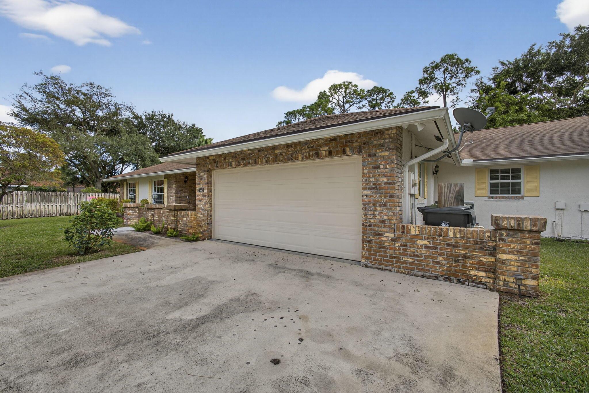 PINEWOOD GROVE OF WELLING - Residential Lease