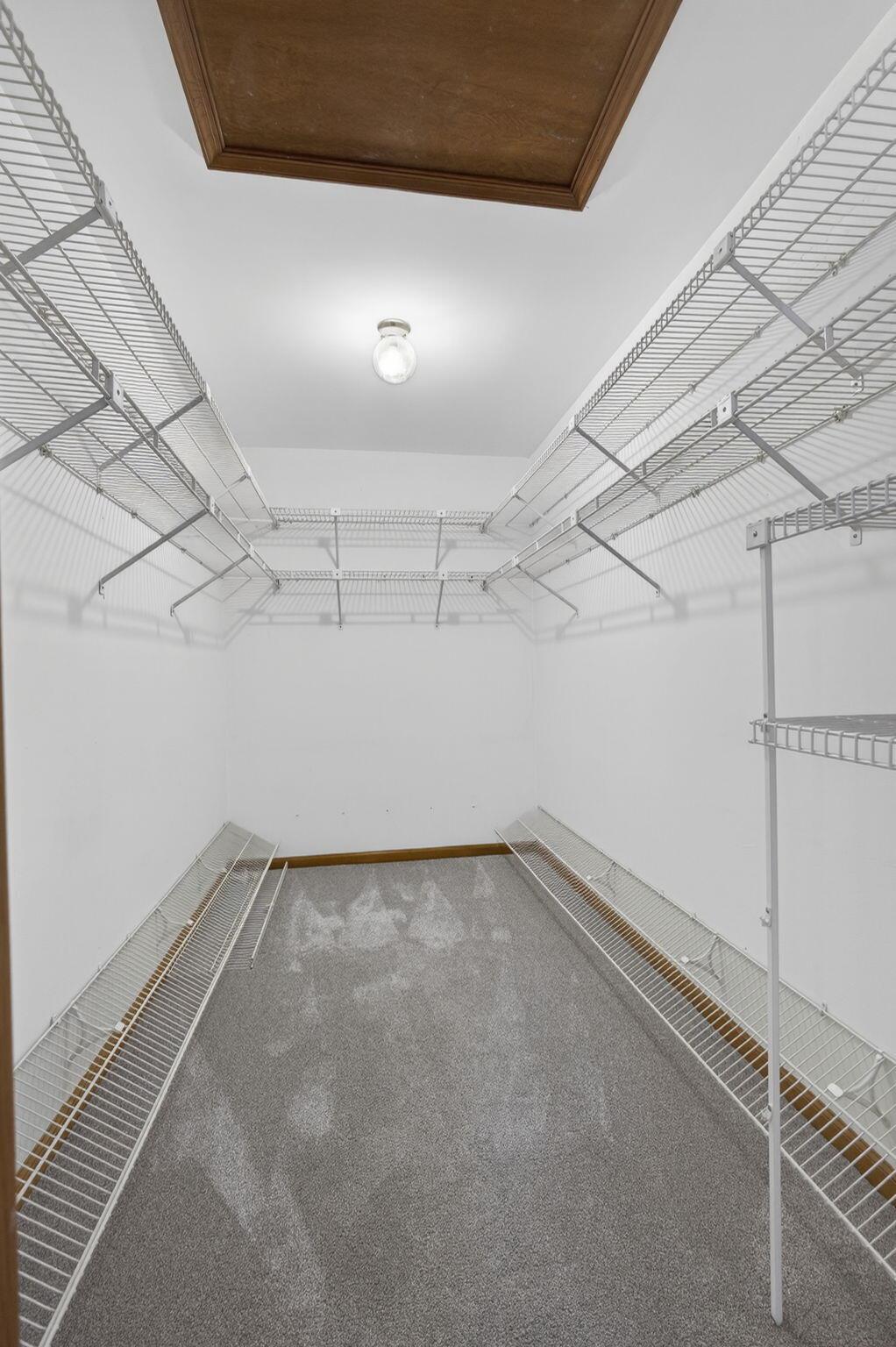 PINEWOOD GROVE OF WELLING - Residential Lease