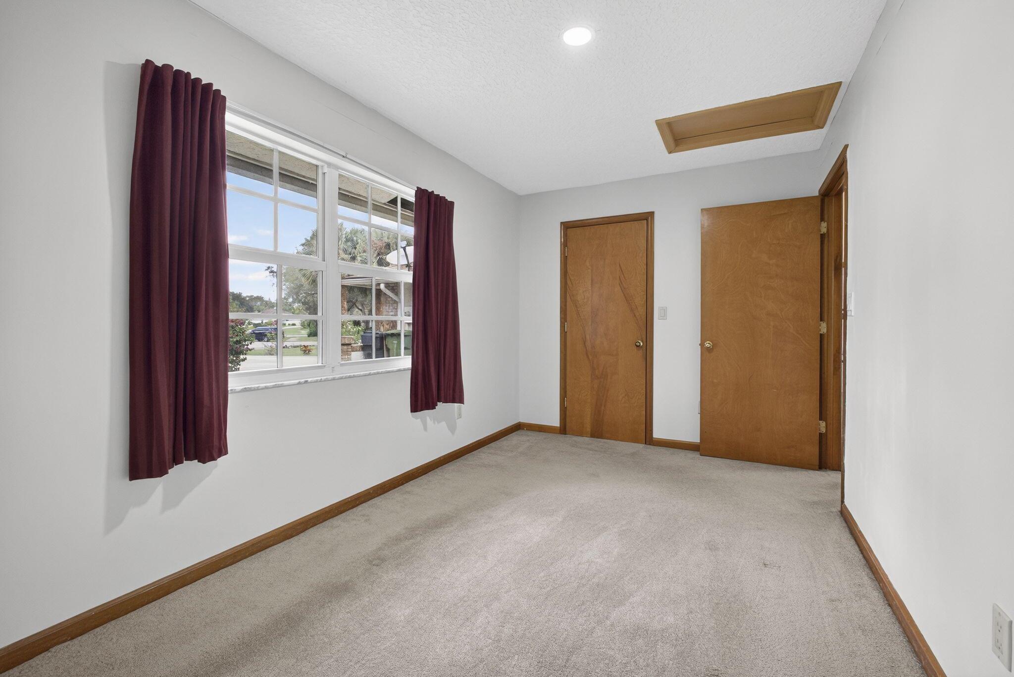 PINEWOOD GROVE OF WELLING - Residential Lease