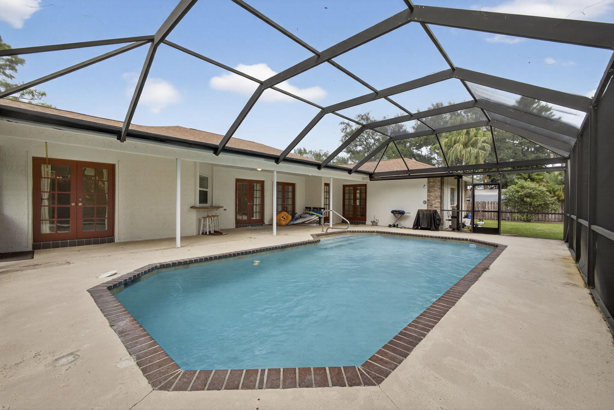 PINEWOOD GROVE OF WELLING - Residential Lease