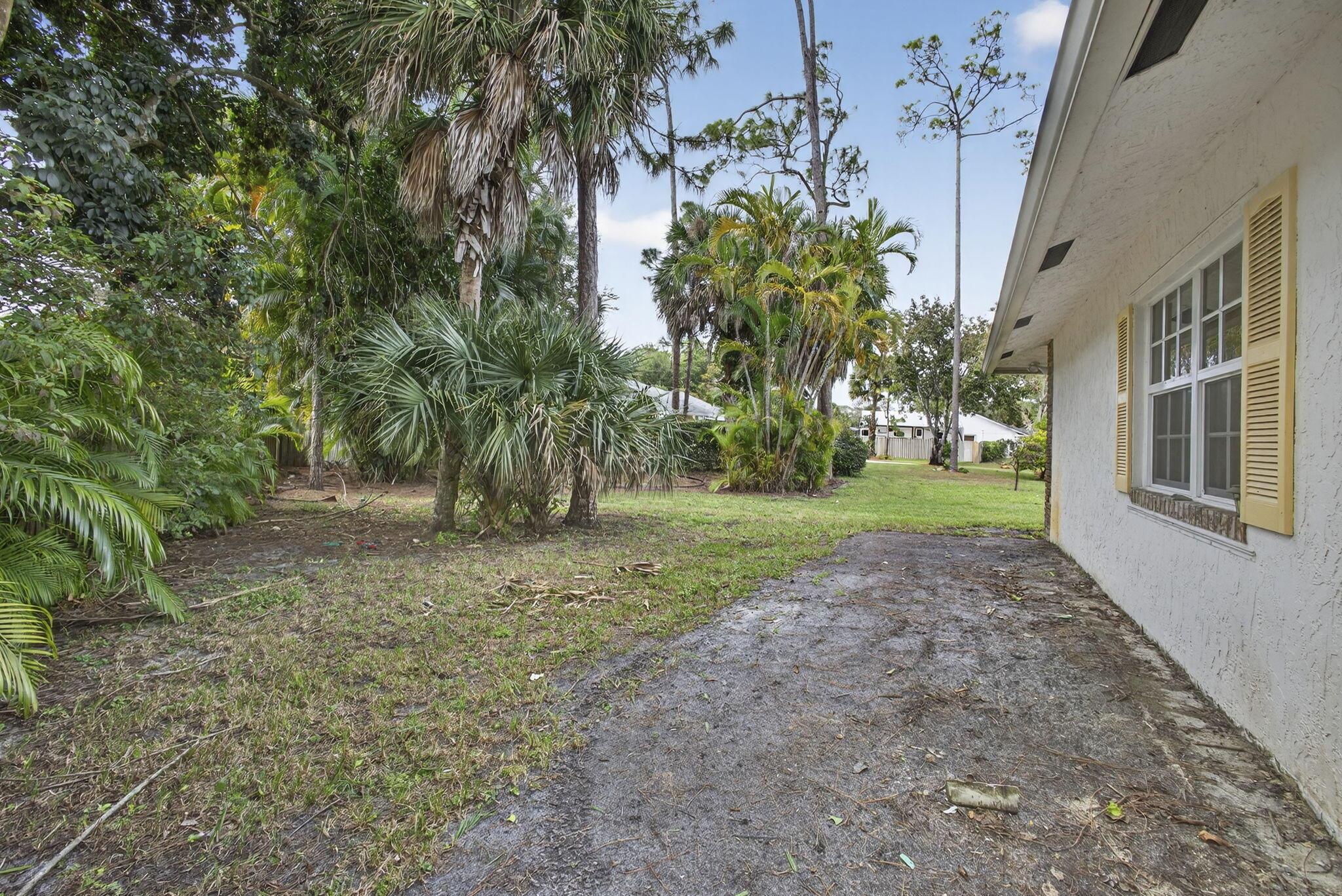 PINEWOOD GROVE OF WELLING - Residential Lease