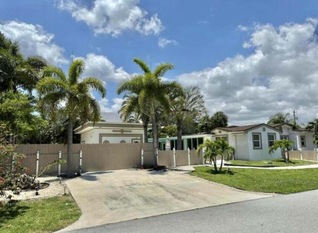 Photo of 698 Forsyth Street #2, Boca Raton, FL 33487 (MLS # R11071825)