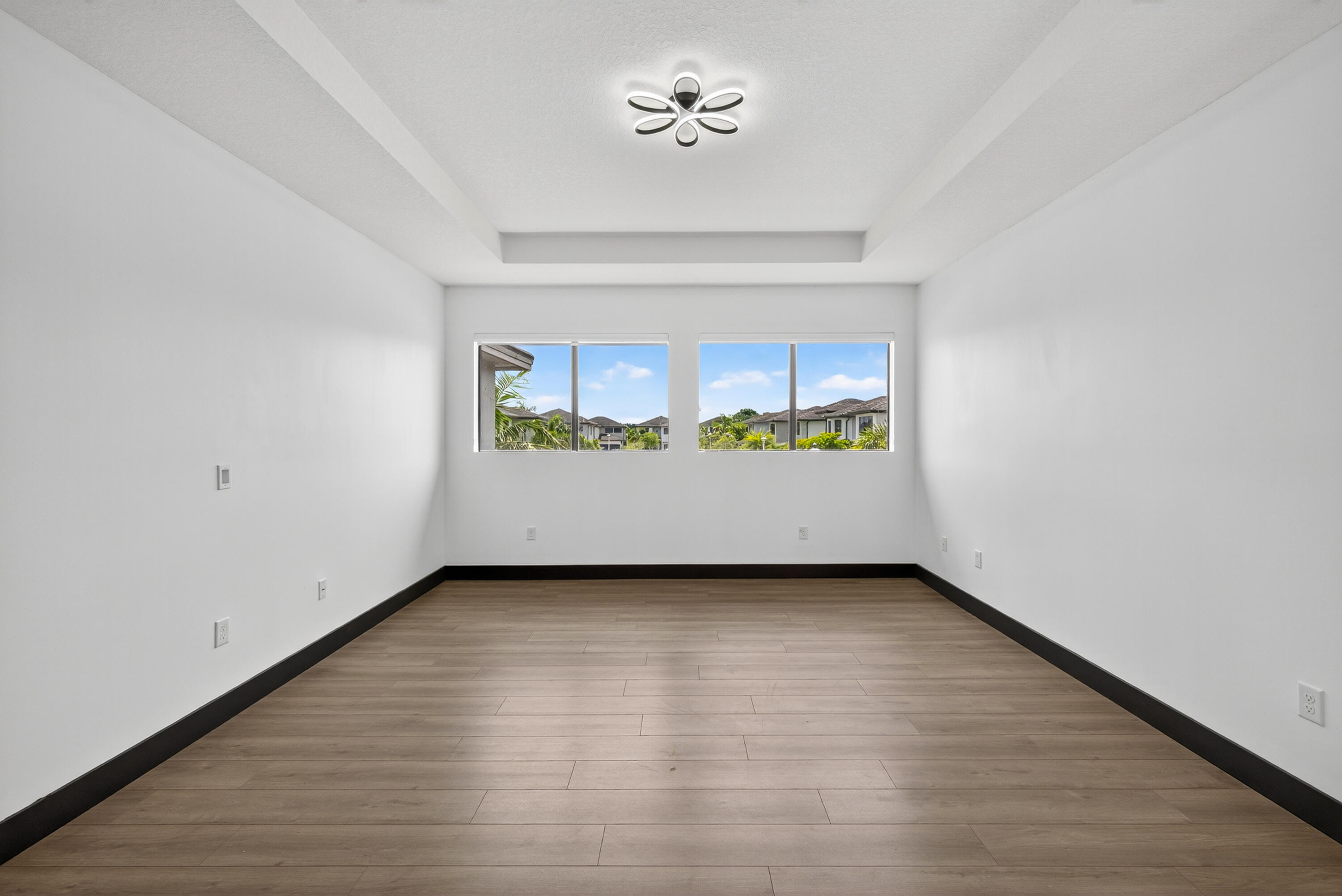 DUNNWOODY LAKE - Residential