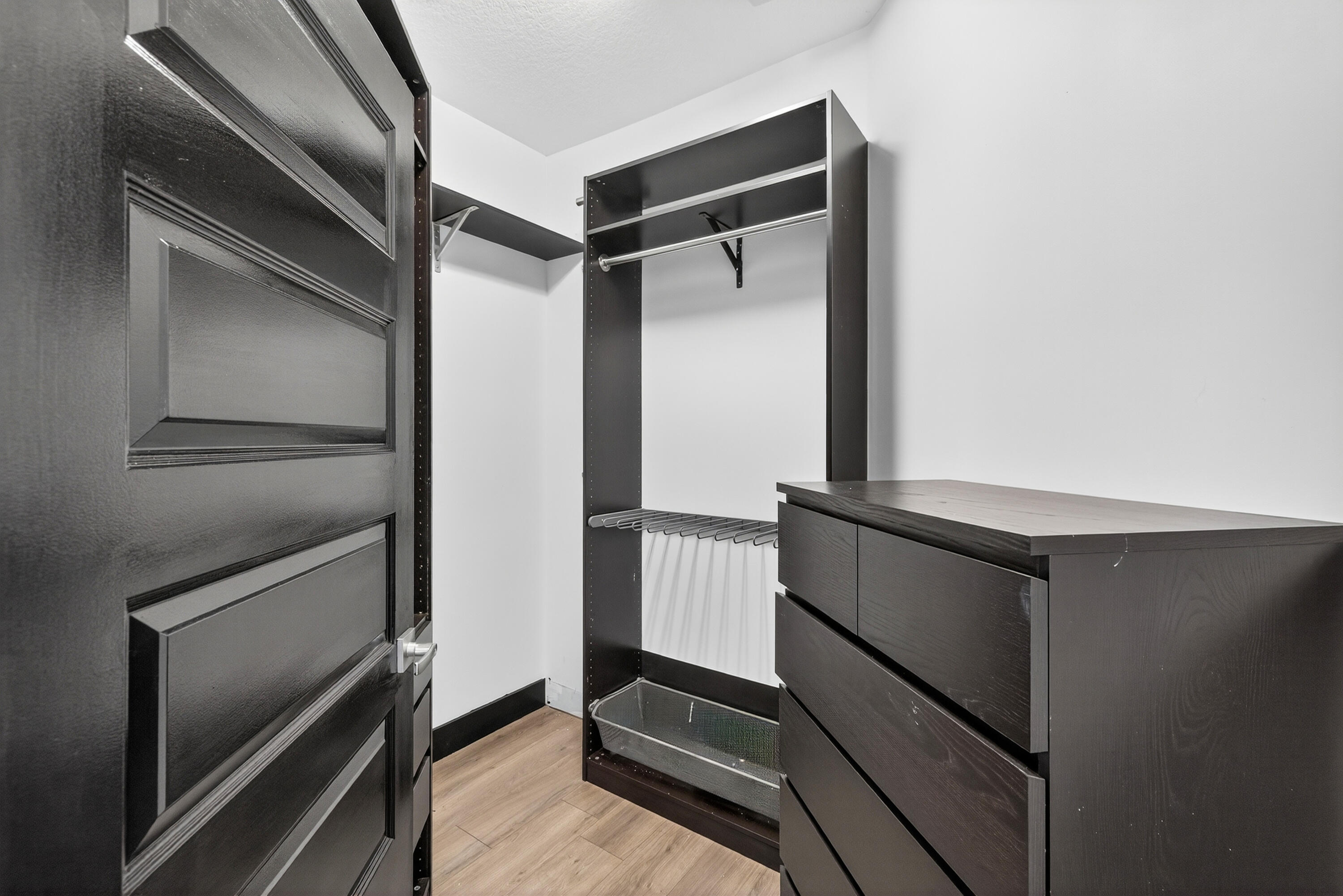 DUNNWOODY LAKE - Residential