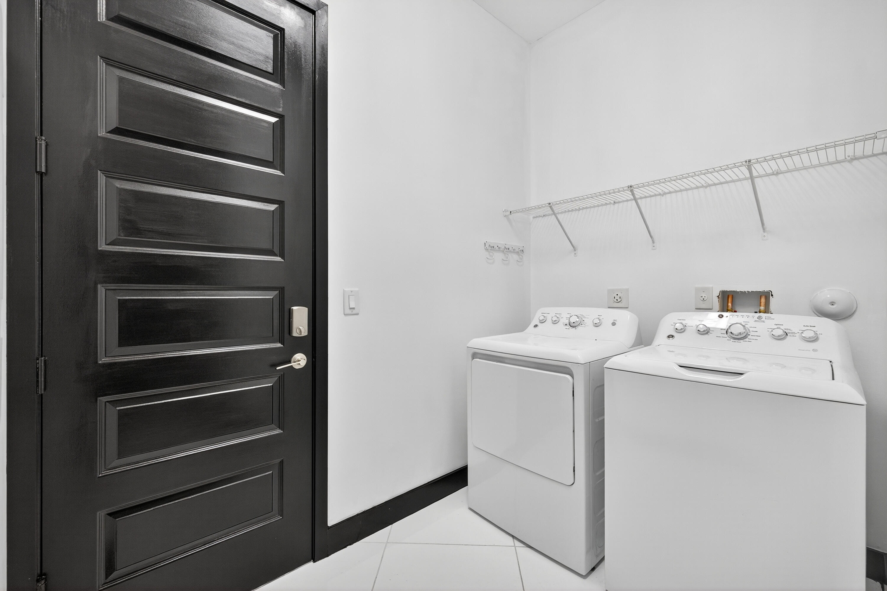 DUNNWOODY LAKE - Residential