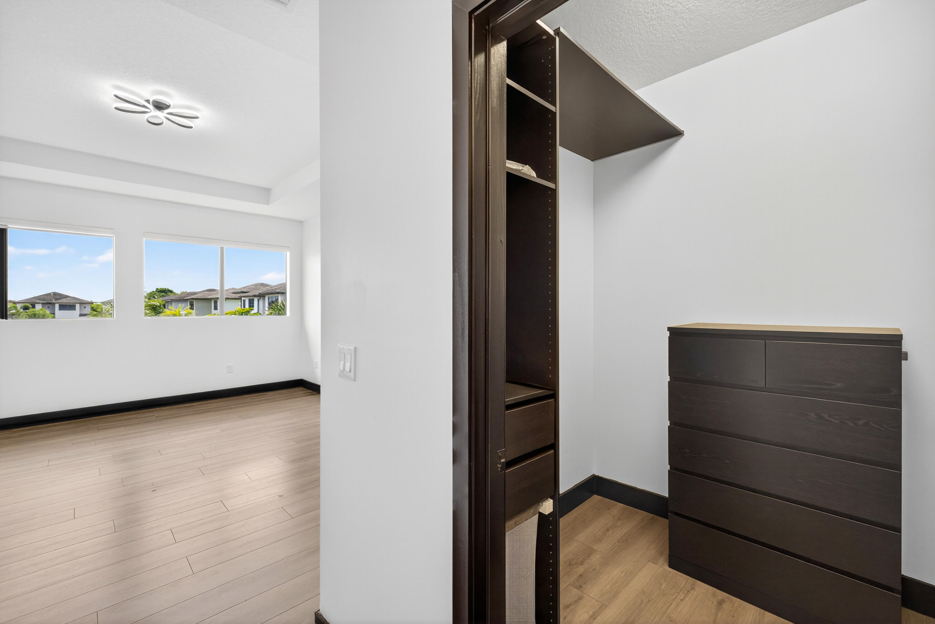 DUNNWOODY LAKE - Residential