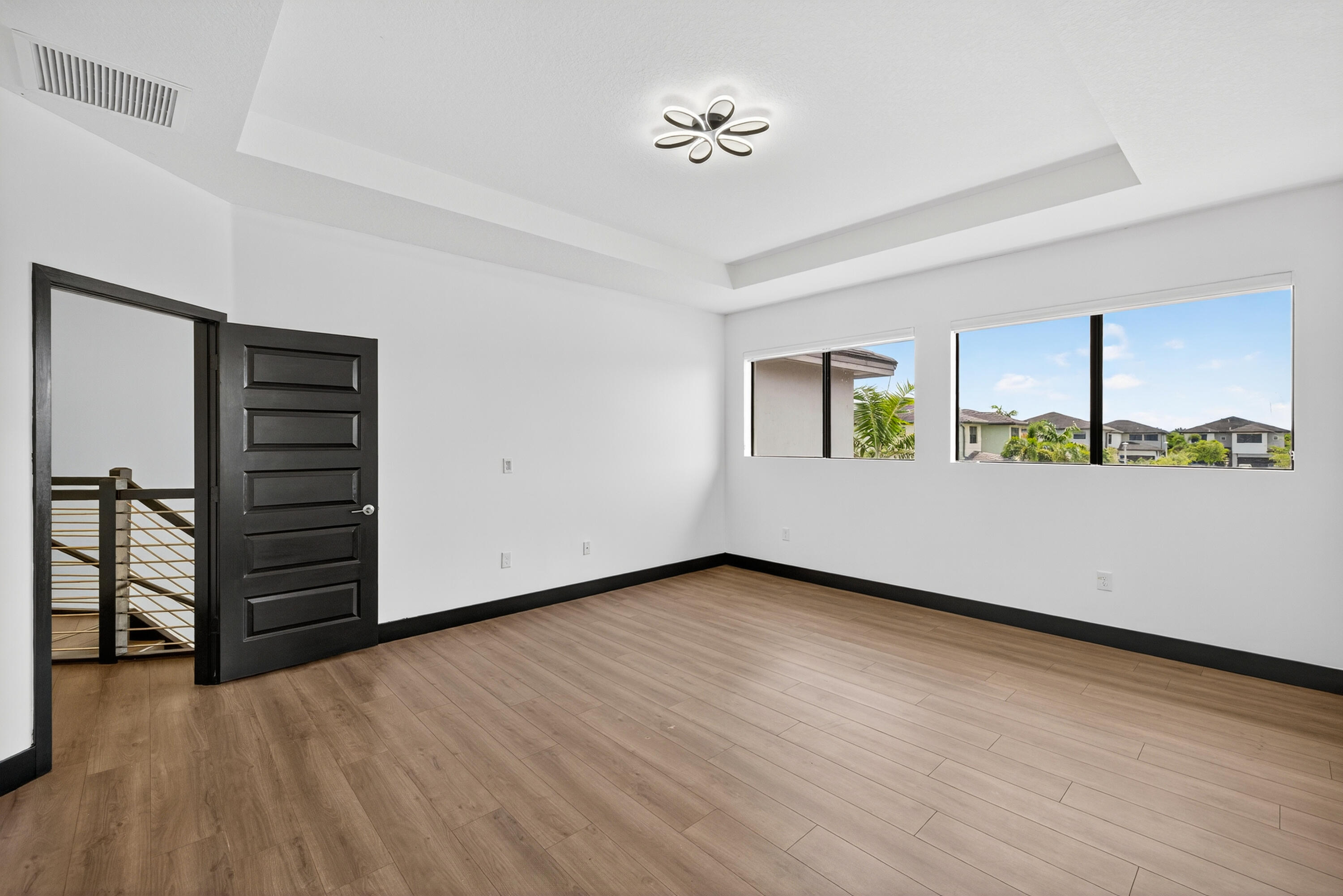 DUNNWOODY LAKE - Residential