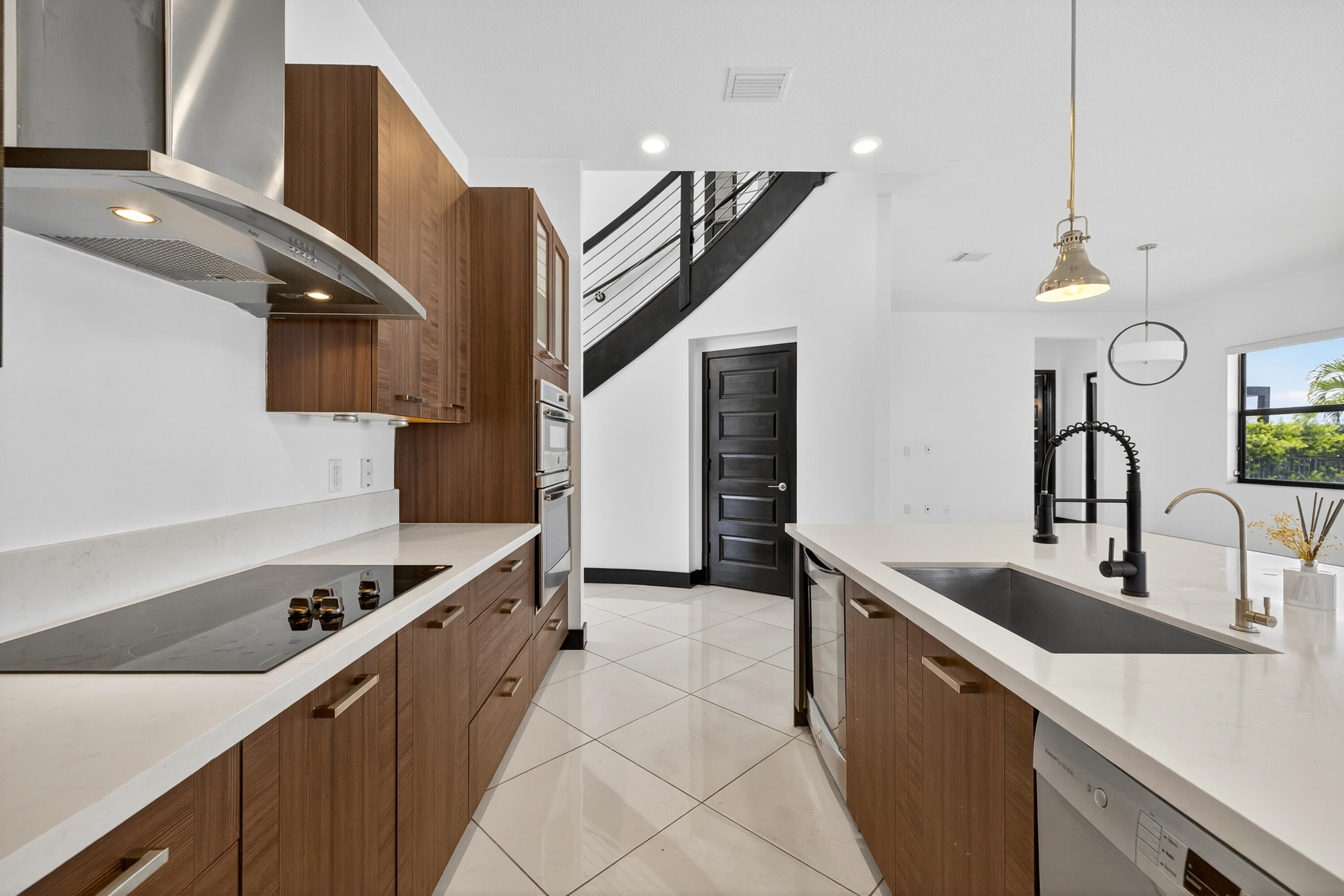 DUNNWOODY LAKE - Residential