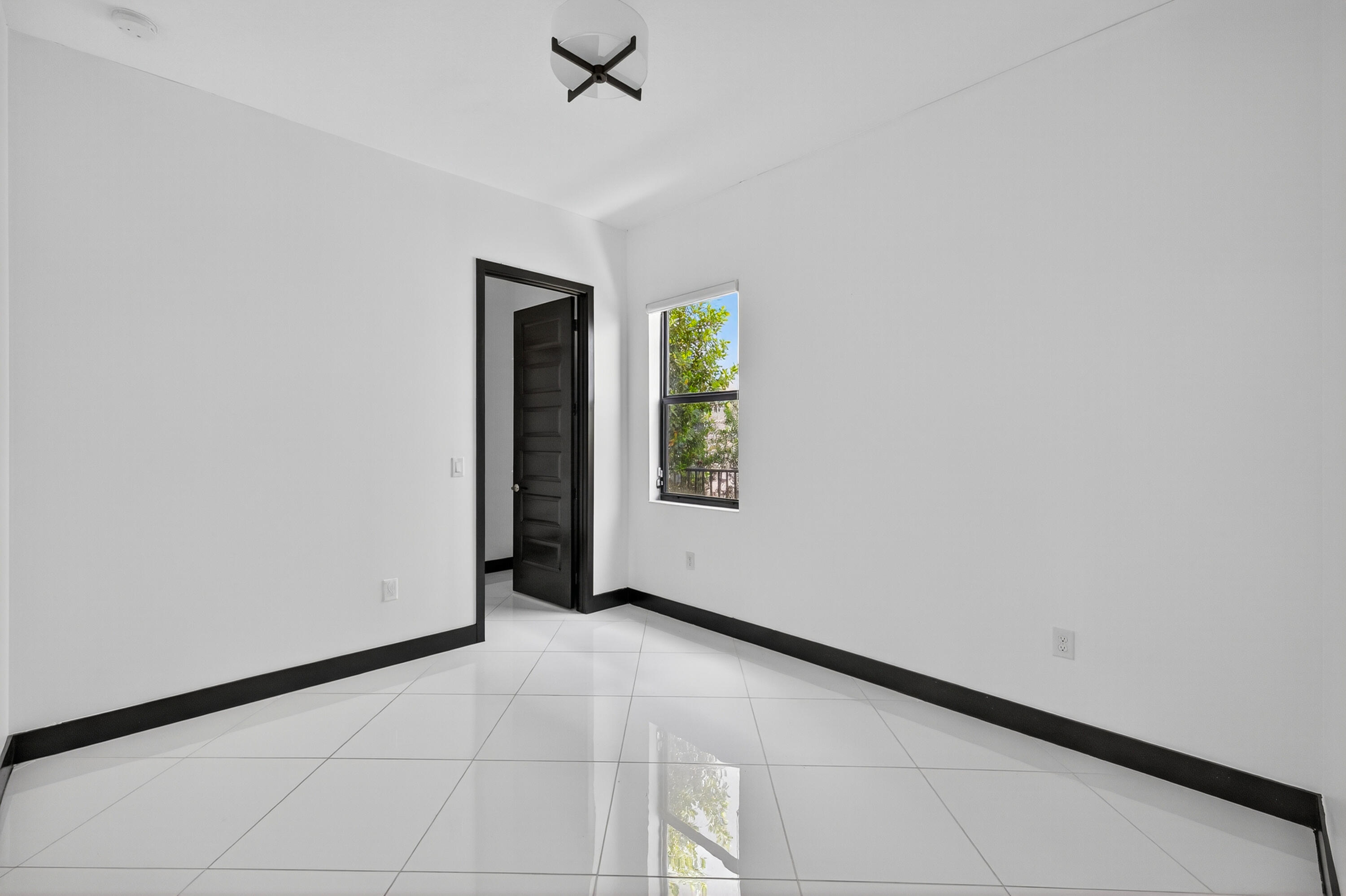 DUNNWOODY LAKE - Residential