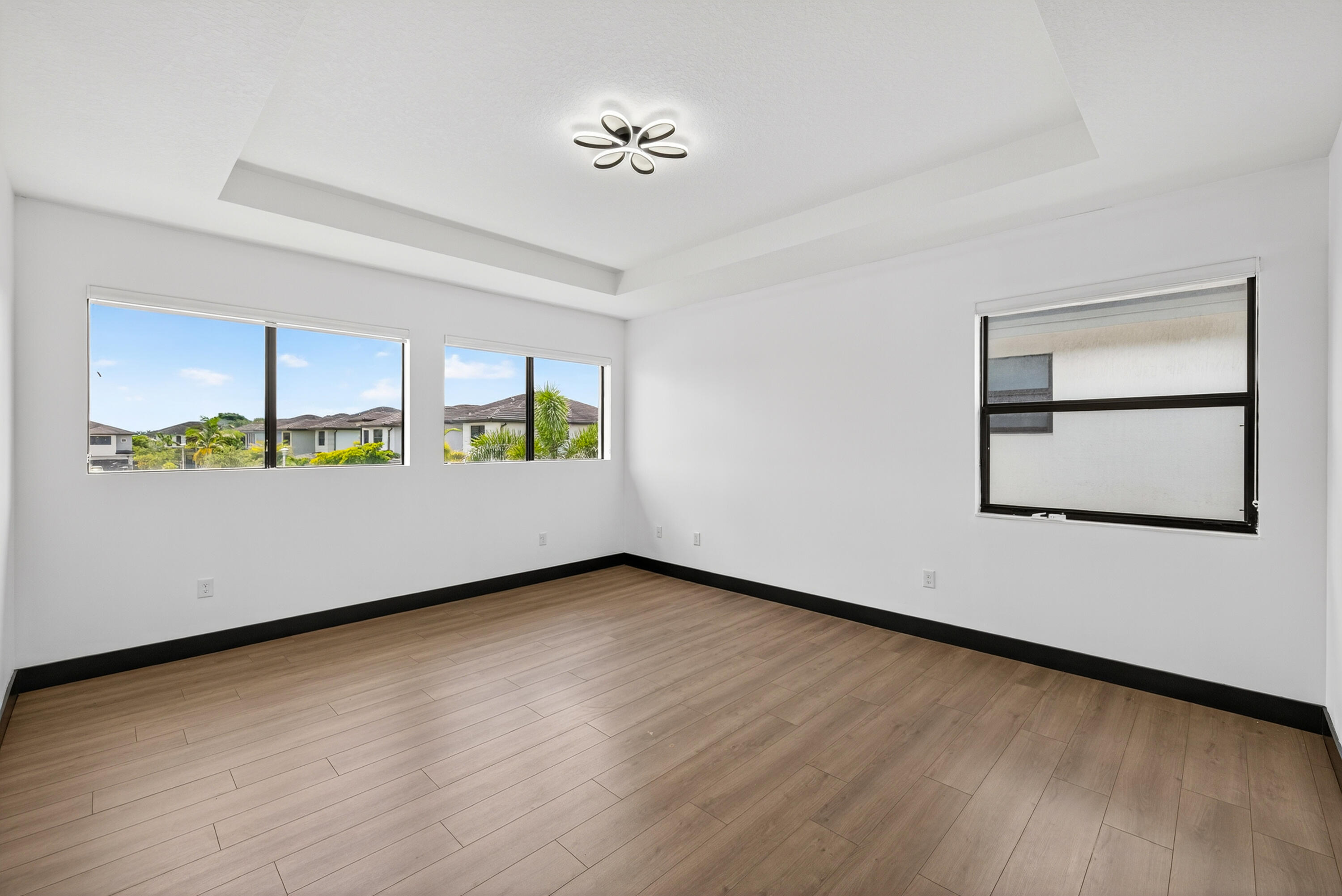 DUNNWOODY LAKE - Residential