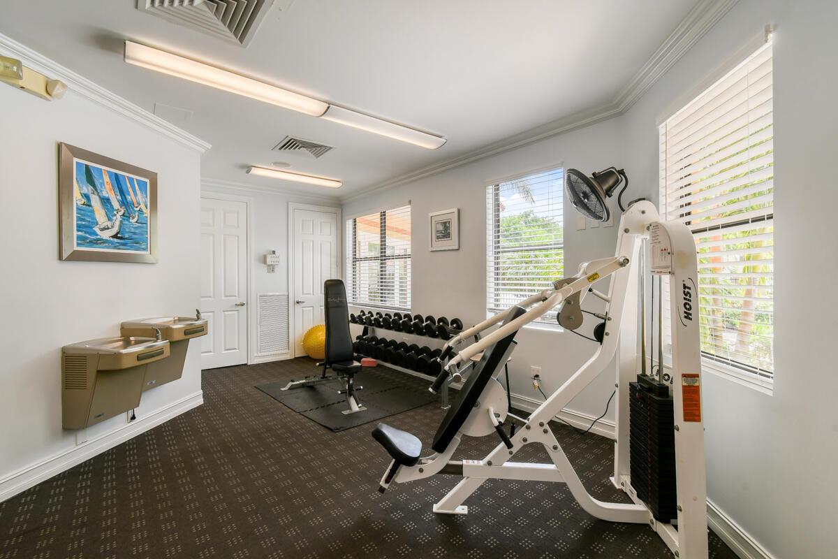 Uno Lago - Residential Lease