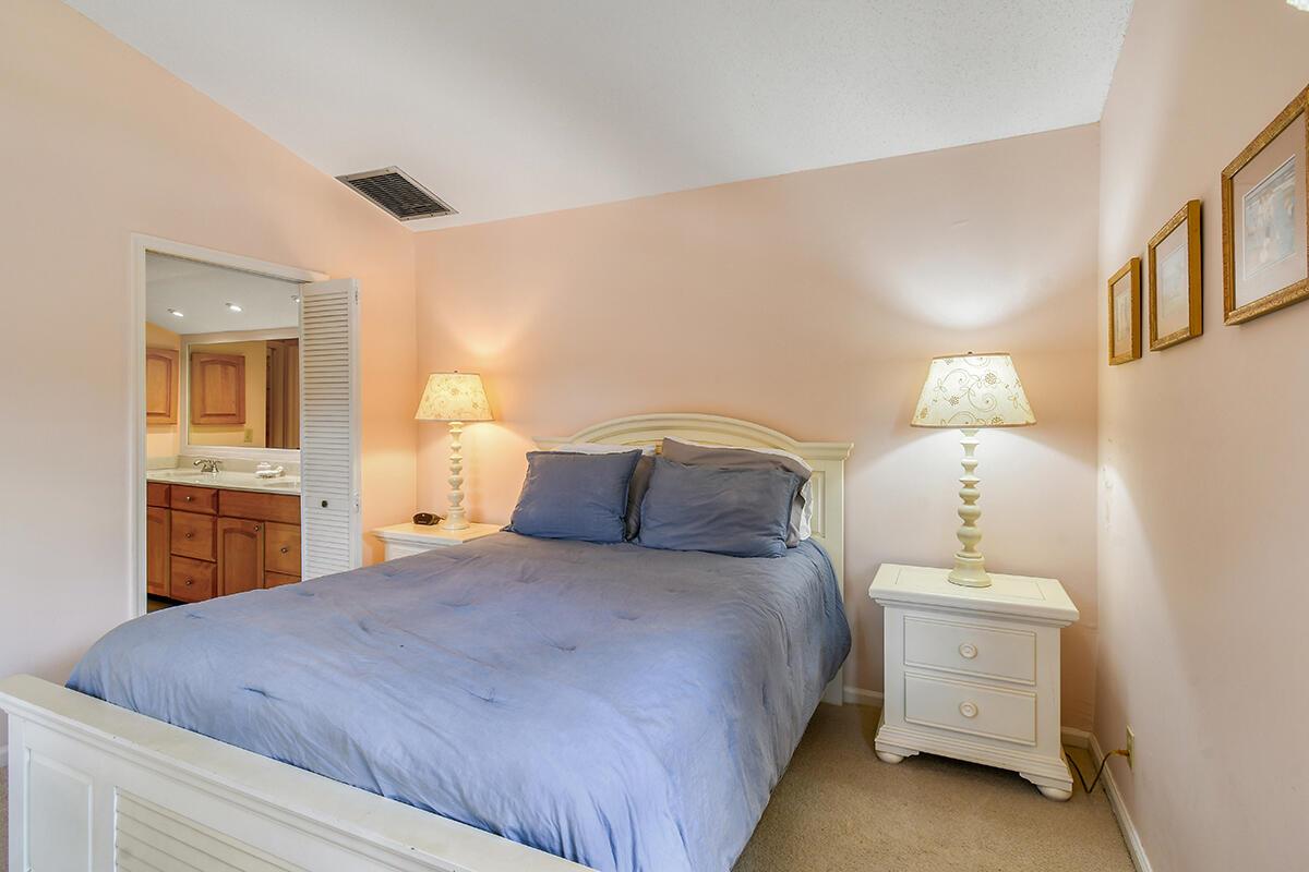 Uno Lago - Residential Lease