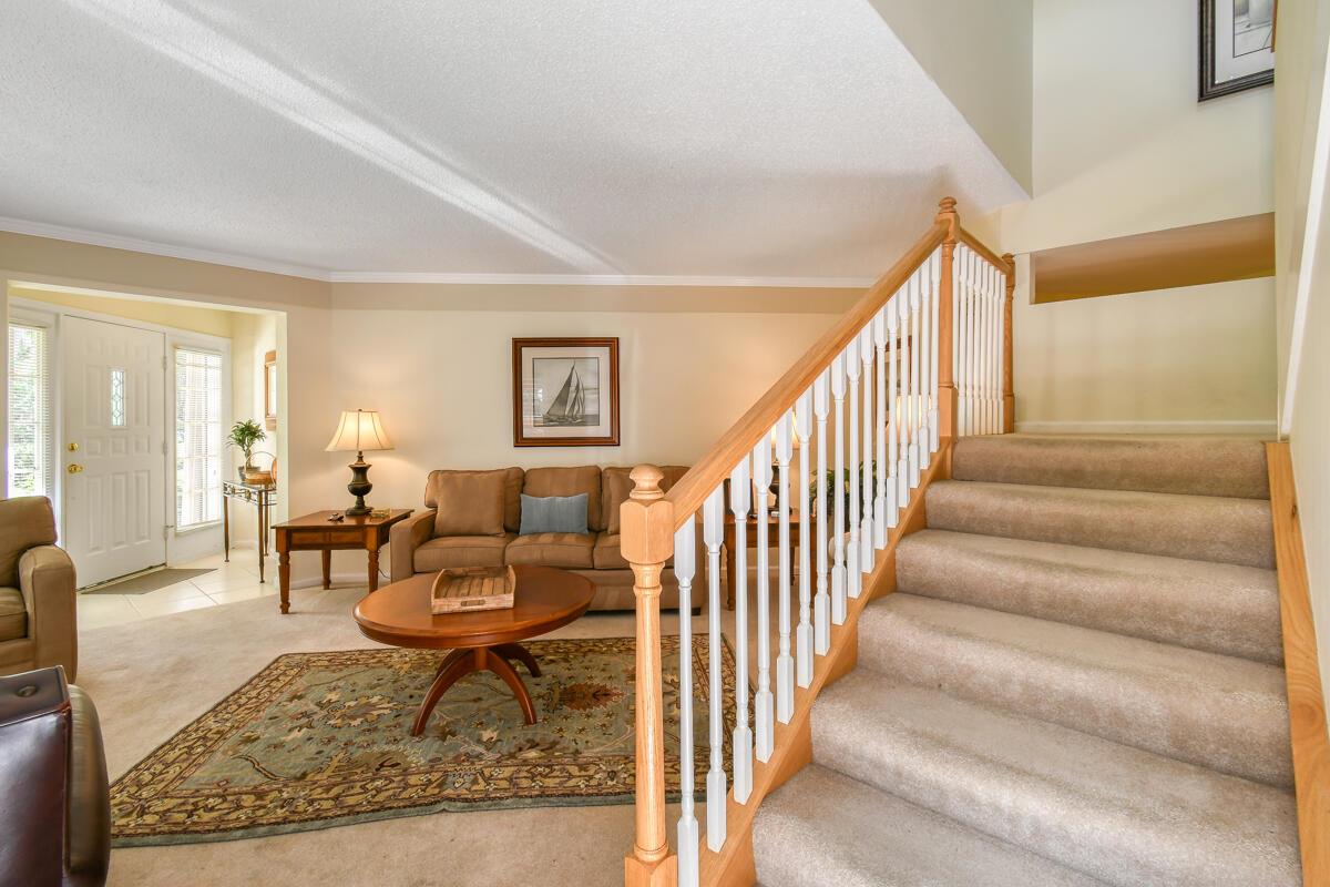 Uno Lago - Residential Lease