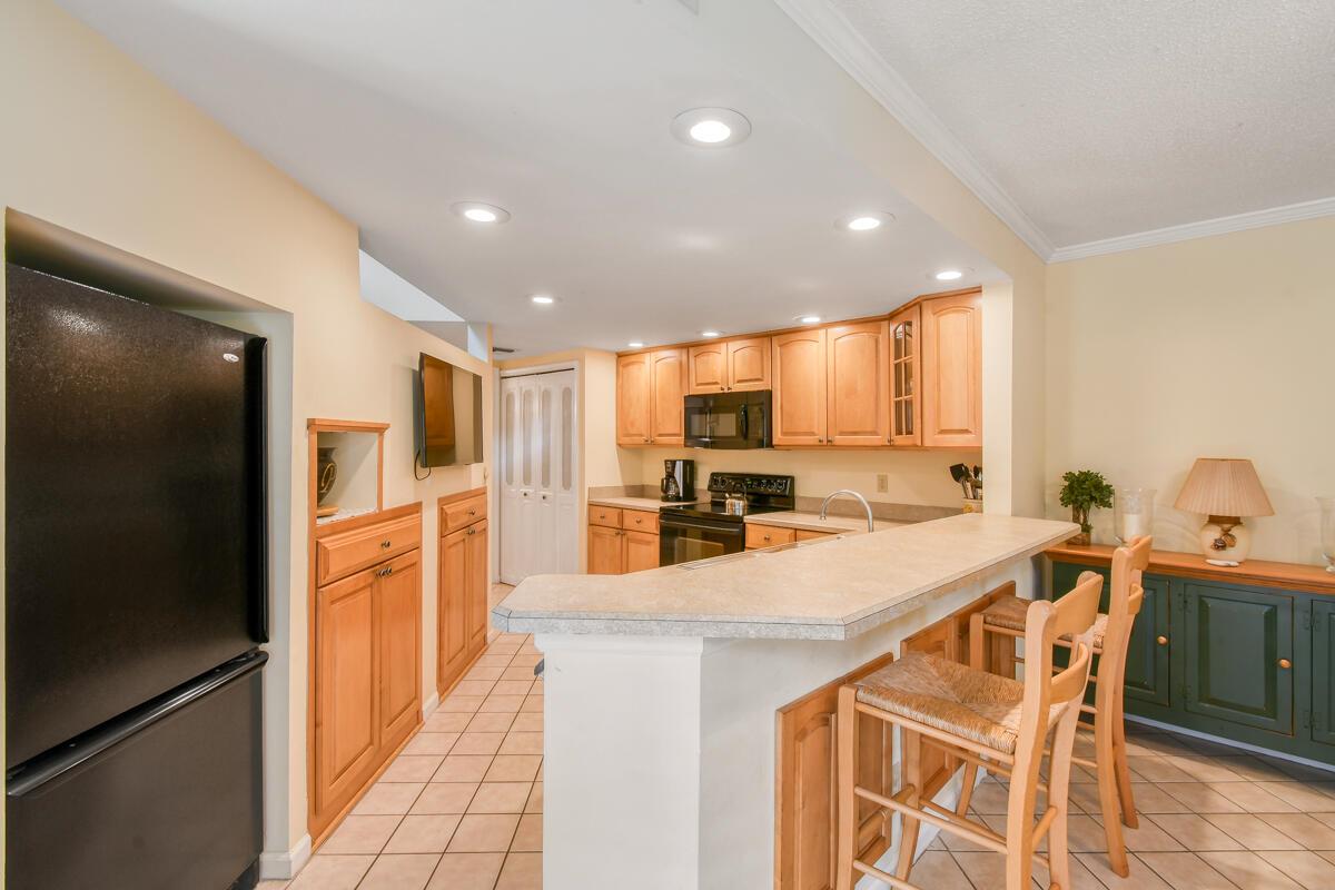 Uno Lago - Residential Lease