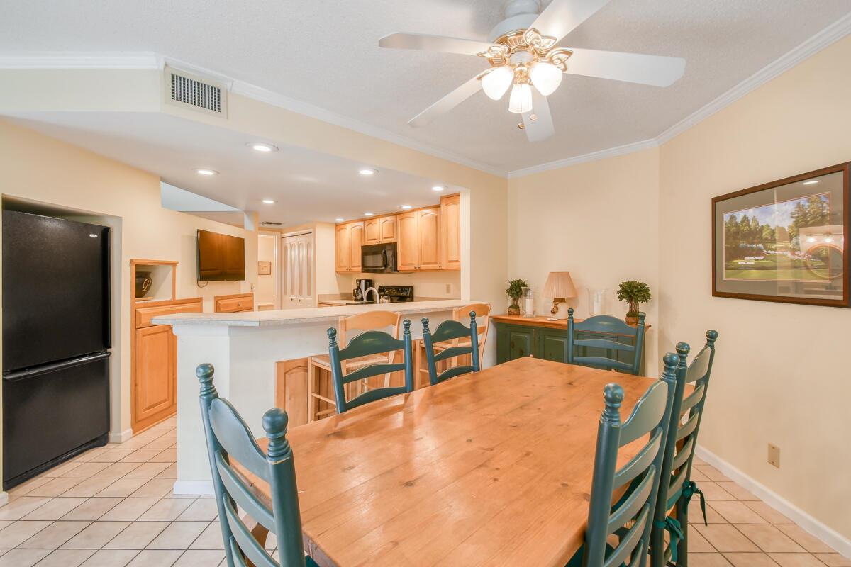 Uno Lago - Residential Lease