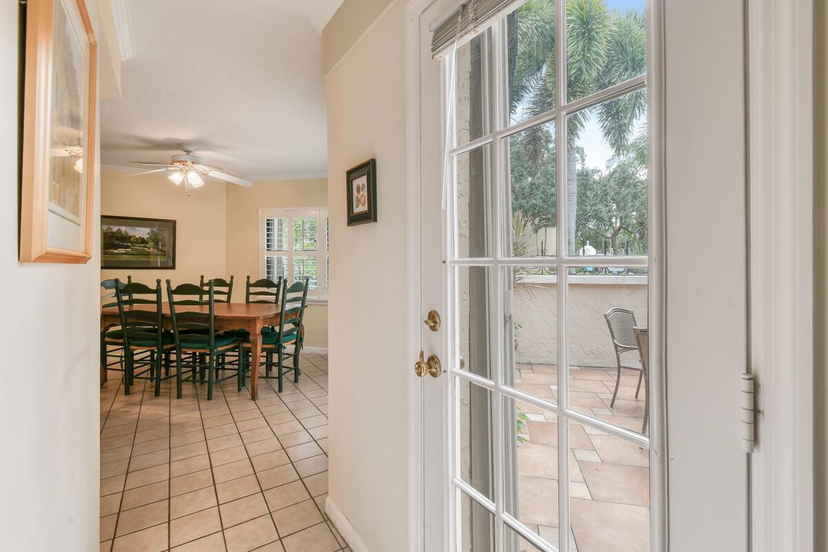 Uno Lago - Residential Lease