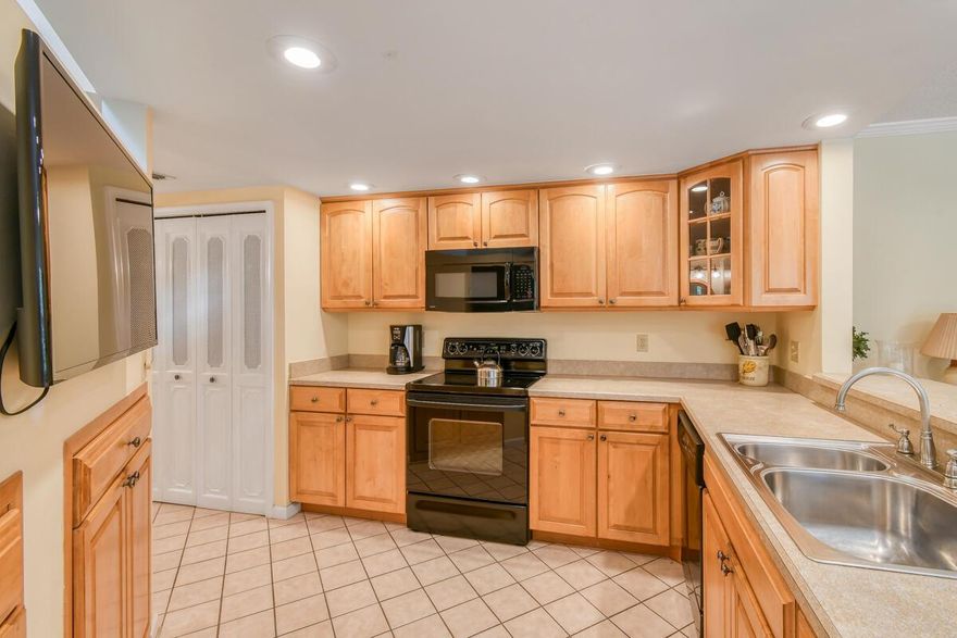 Fantastic opportunity to lease this fully furnished property on an annual basis available starting November 20, 2025! Located within the gated community of Ocean Trace in Juno Beach, this location offers everything! Whether you enjoy the beach, golf, shopping, dining or just being within the heart beat of town, all of these options are available to you within 5 minutes or less. This well appointed, fully furnished villa, offers 2 bedrooms, 2.5 baths, and a private courtyard for outdoor entertaining. This unit is fully equipped with everything you would need to feel comfortable and welcome, to help you immediately start living the Florida lifestyle. Ocean Trace offers its residents a community clubhouse, pool, and fitness center.