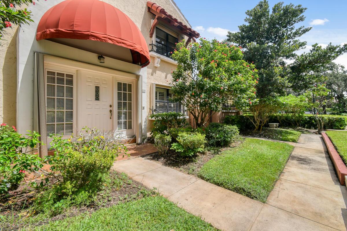 Uno Lago - Residential Lease