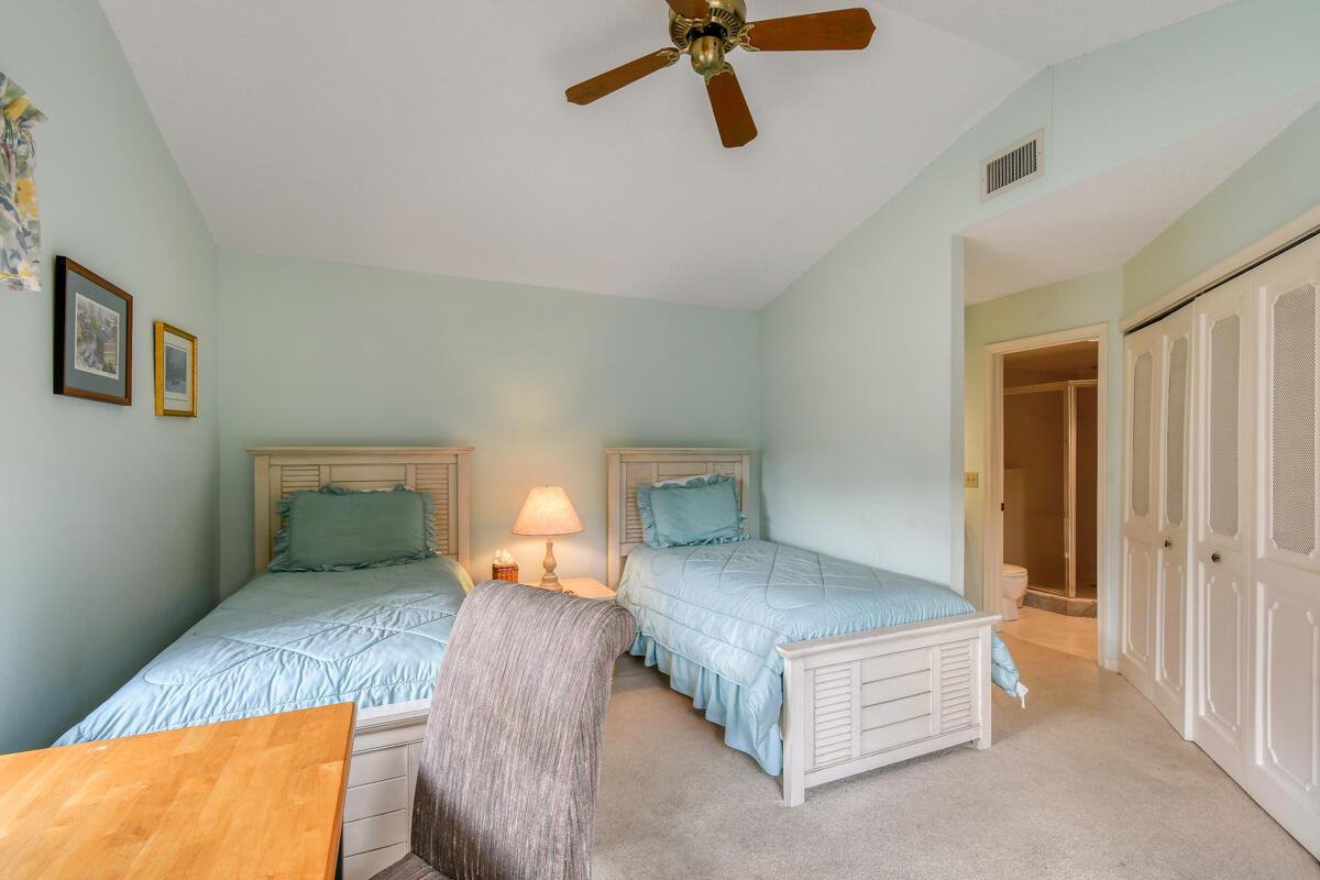 Uno Lago - Residential Lease