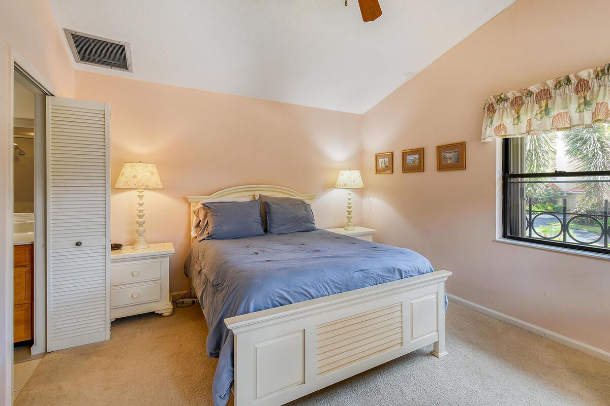 Uno Lago - Residential Lease